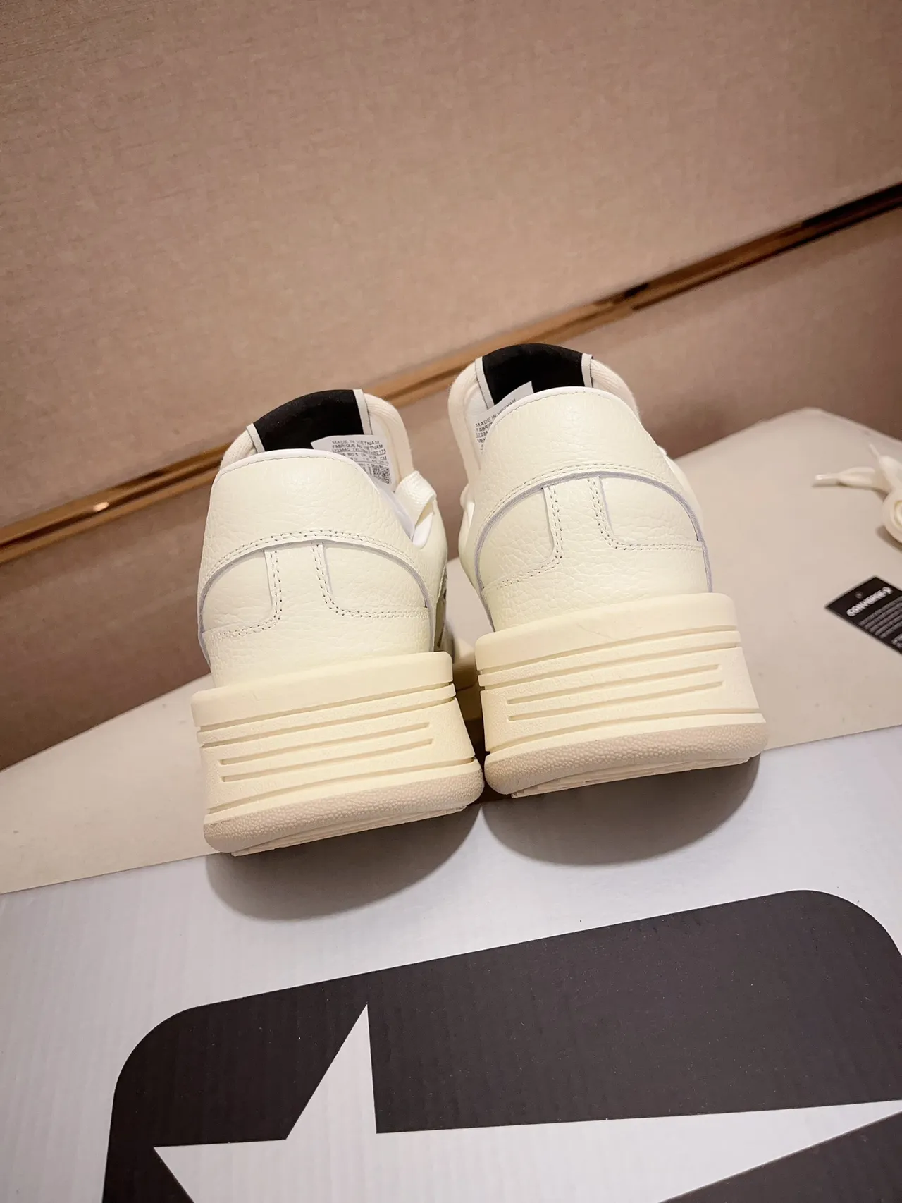 Converse Star Logo Platform Sneaker Off-White Lifestyle Sneakers