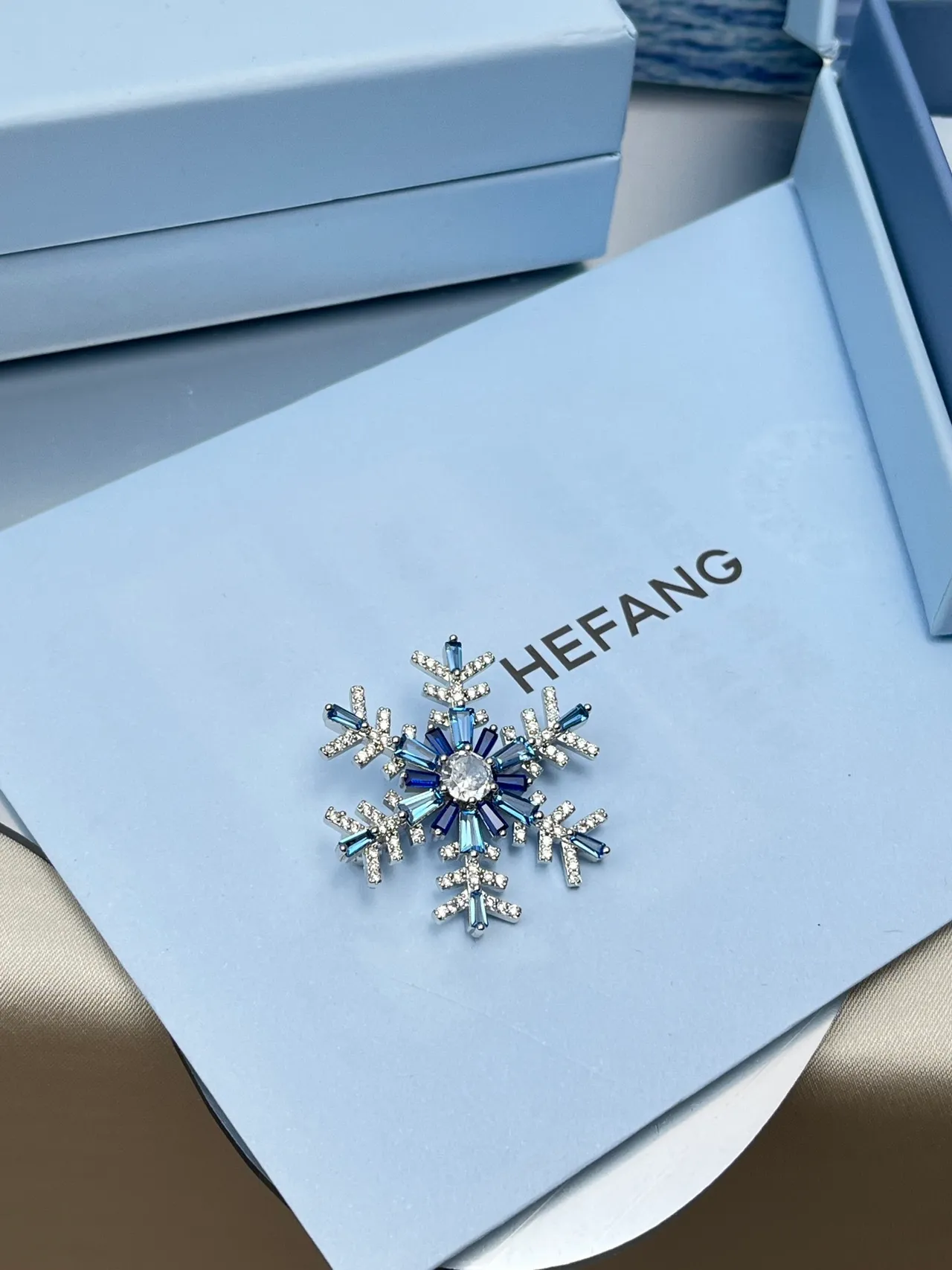 HEFANG Blue Silver Snowflake Silhouette Baguette-Cut Crystals Brooch