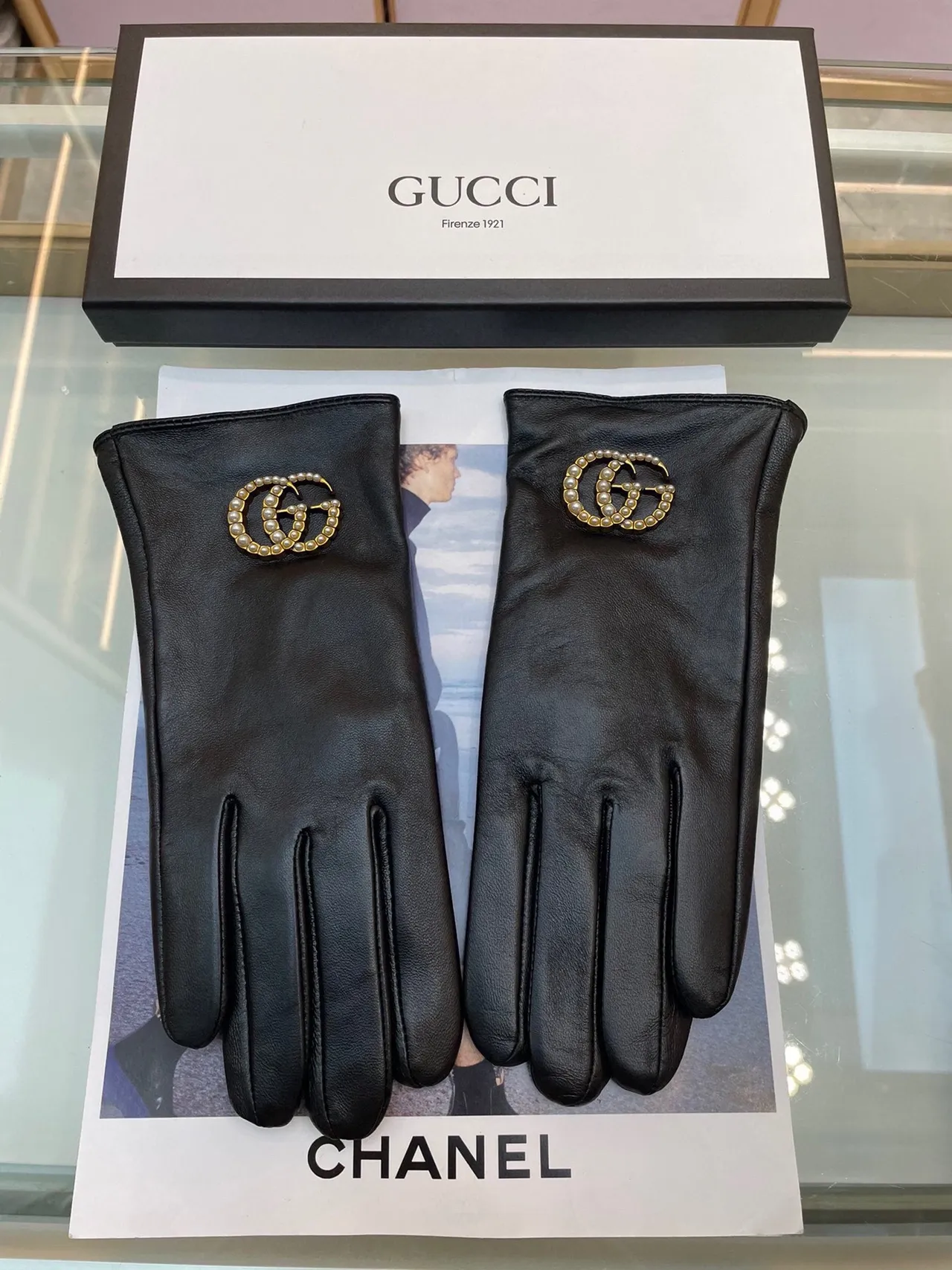 Gucci GG Marmont-inspired Black Gold Smooth Pearl-Embellished Interlocking G Logo Leather Gloves