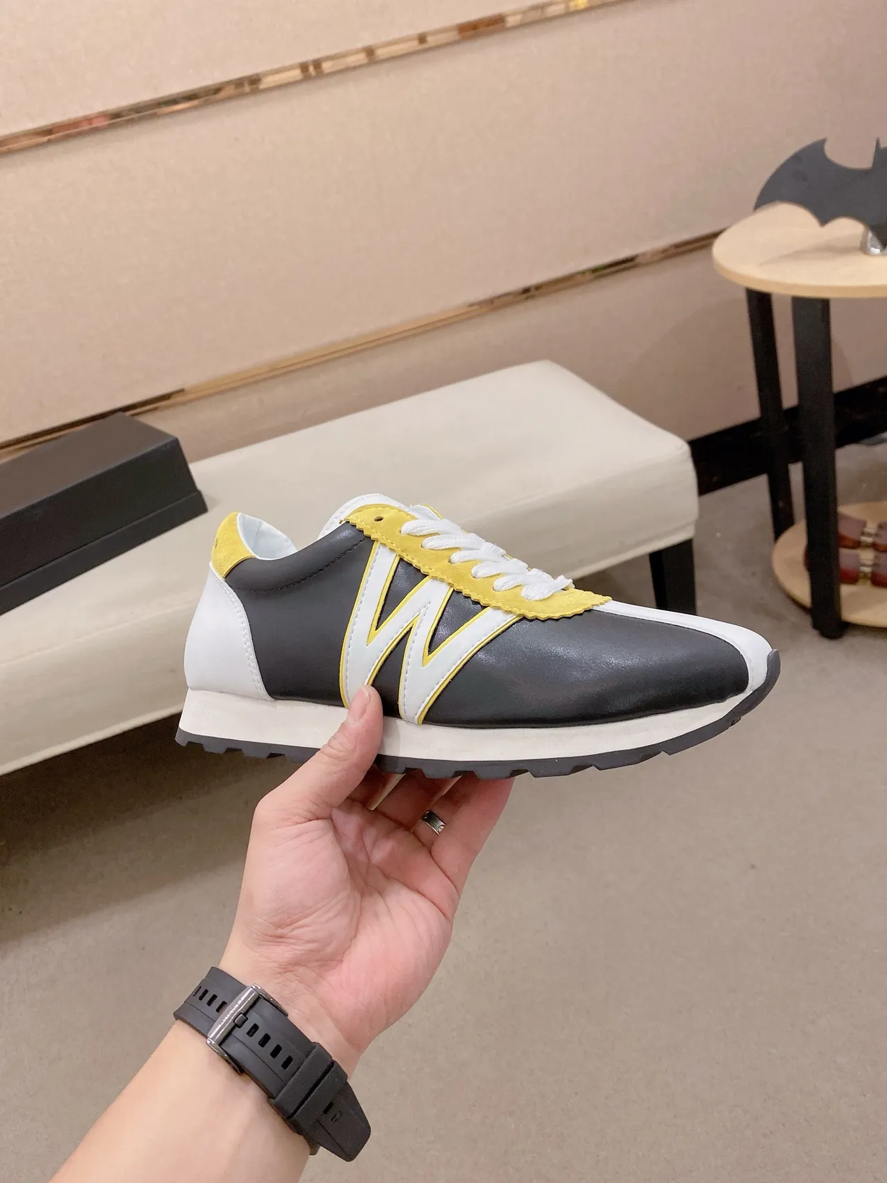 New Balance Black Yellow Retro Runner Leather-Suede Panelled Lifestyle Sneakers