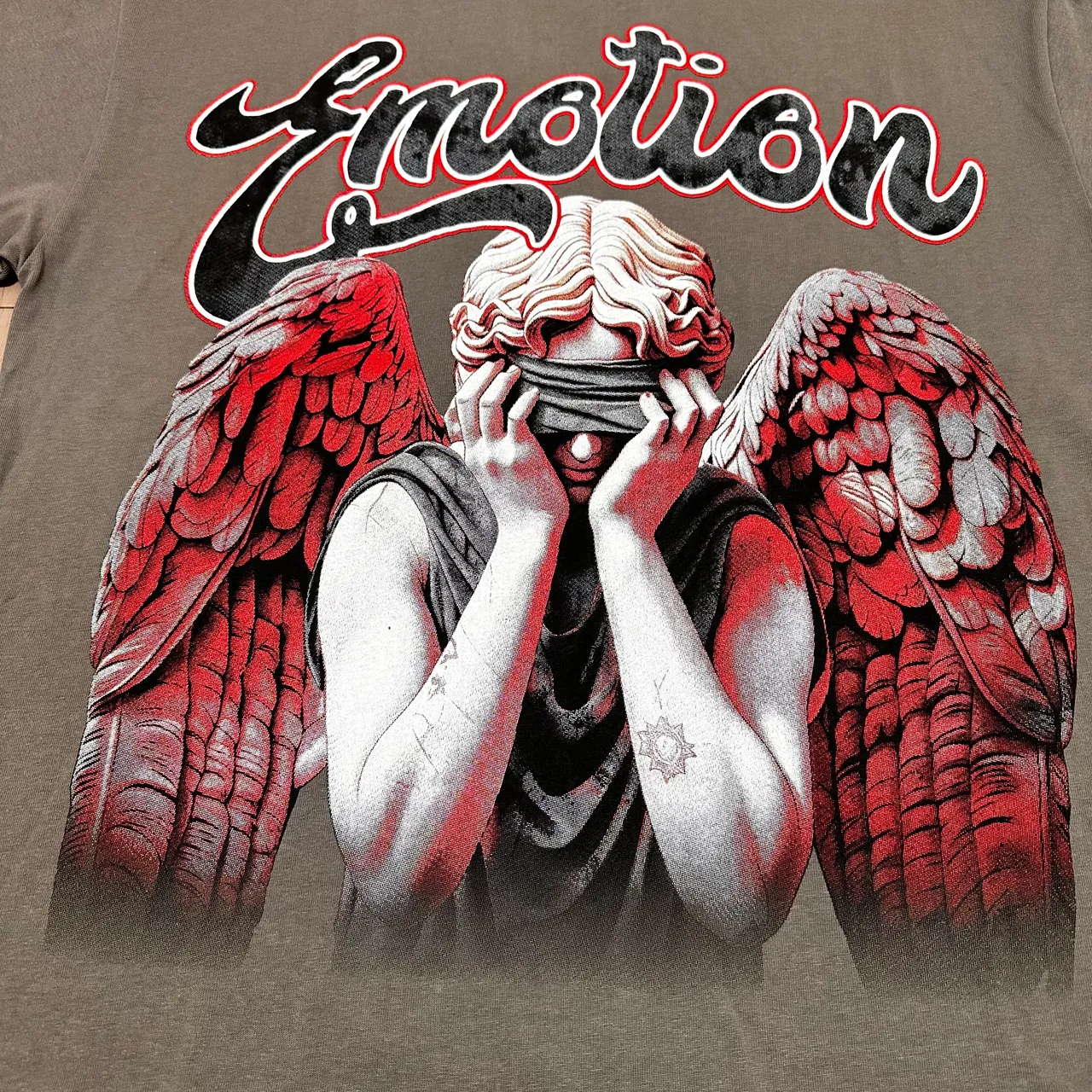 Mixed Emotion Emotion Graphic Print Gray T-Shirt