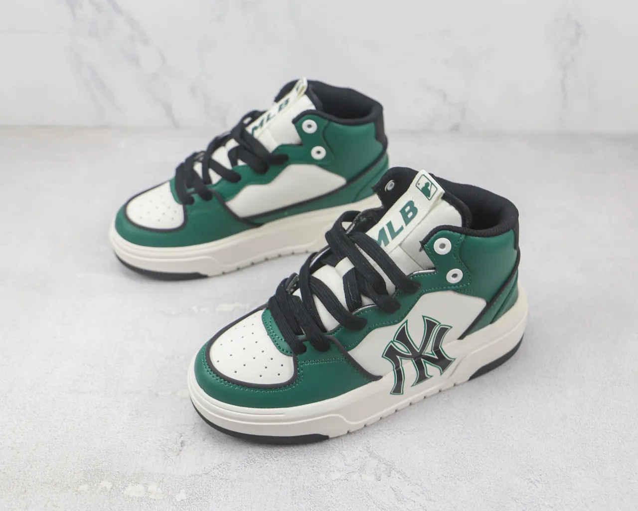 Mitchell & Ness NY Yankees High Top Green White Black Lifestyle Sneakers
