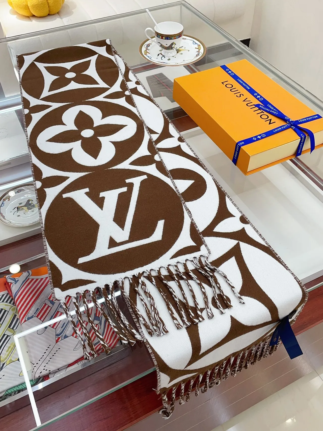 Louis Vuitton Monogram Flower Brown and White Cashmere Scarf