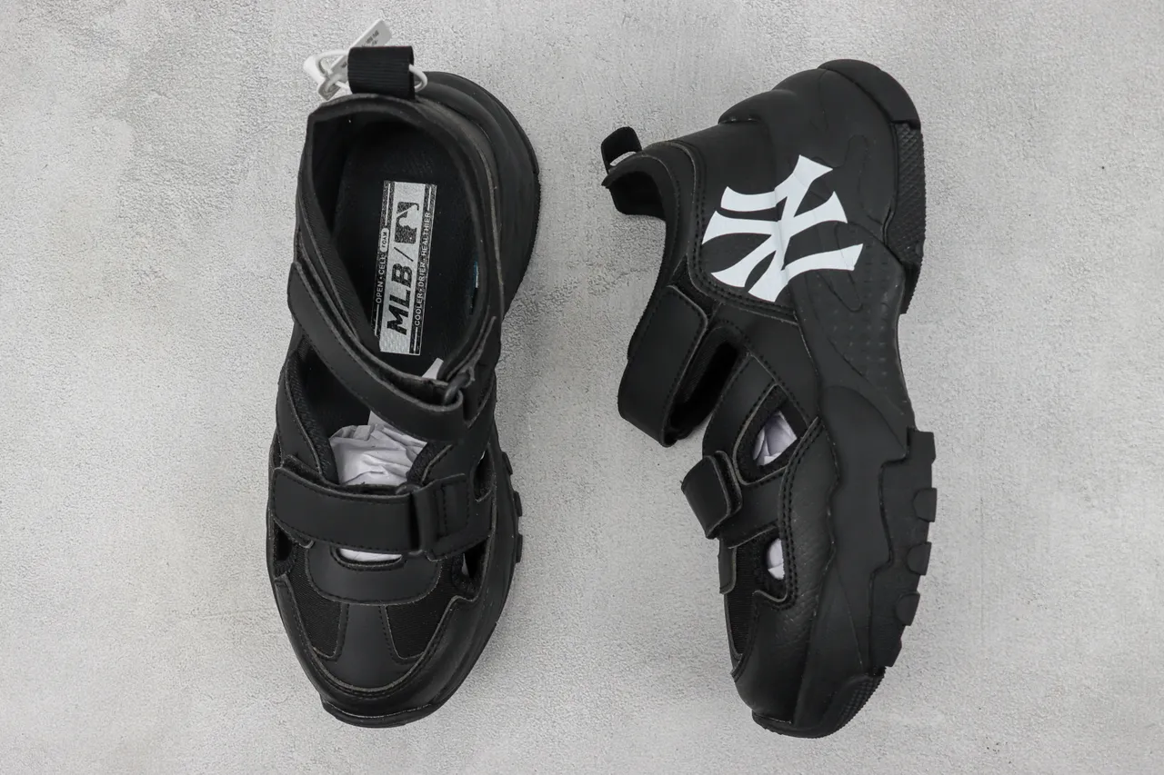 New Era NY Logo Chunky Casual Sandals
