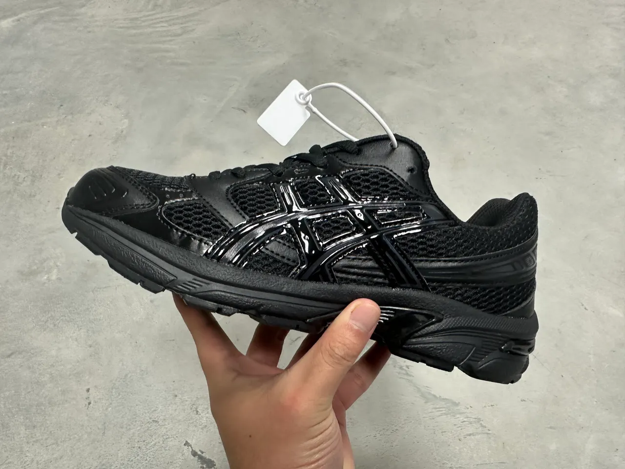 ASICS Running Shoe All-Black Mesh and Synthetic Overlay Running Shoes