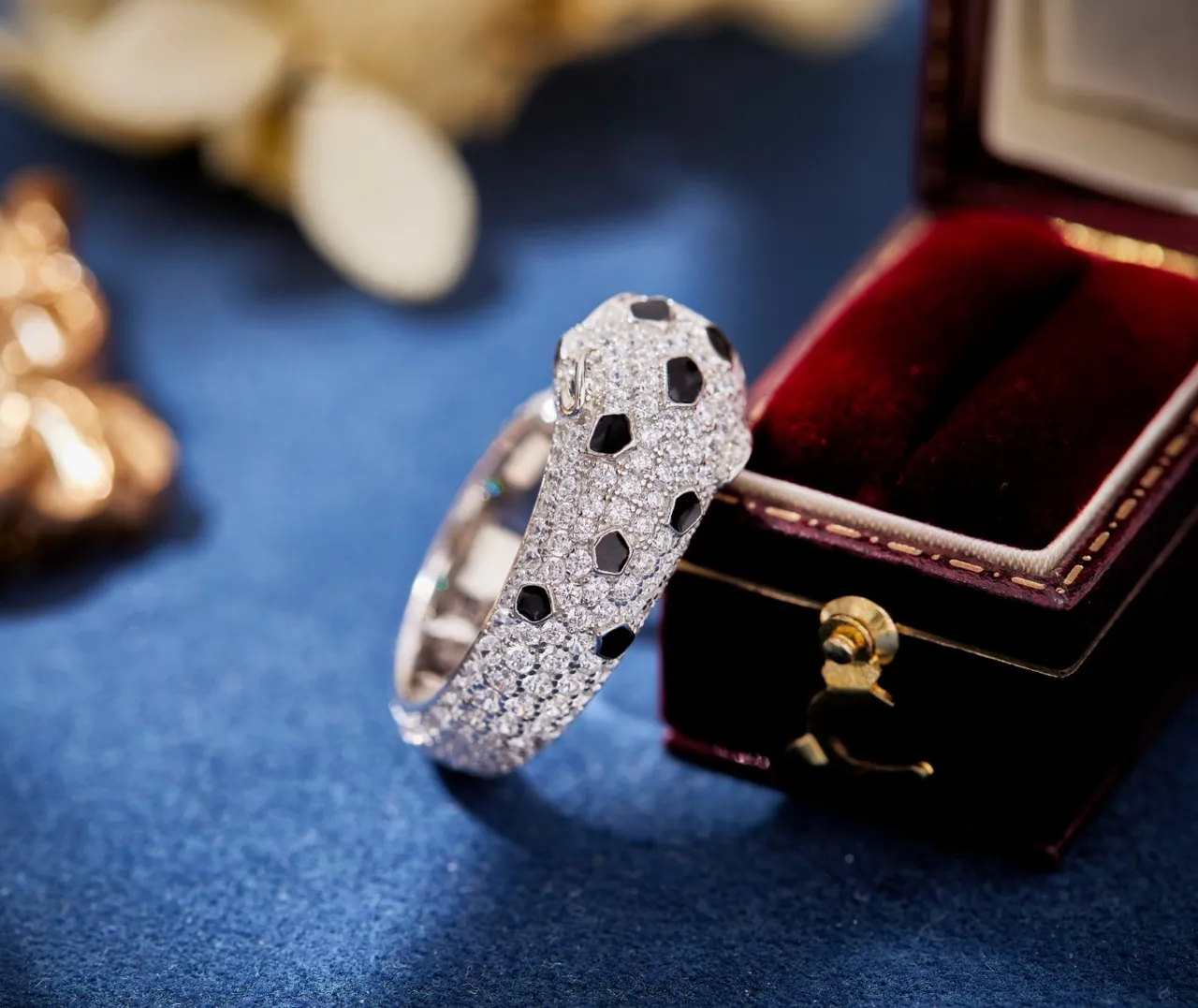 Cartier Panthère Panther Head Pavé Diamond Ring