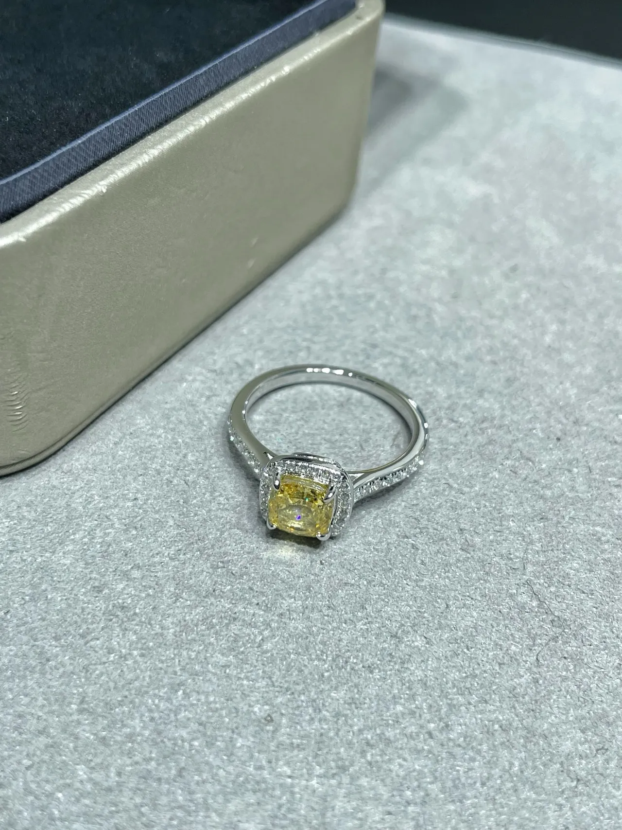 Yellow Silver Cushion-Cut Center Stone Halo Setting Ring