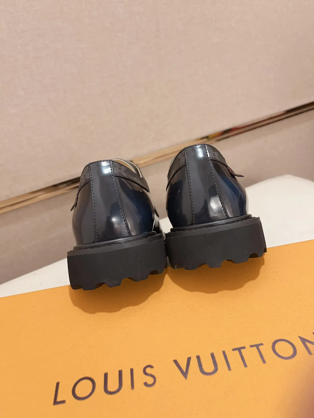 Louis Vuitton Navy Black Glossy Patent-Like Leather Cap-Toe Construction Oxford Shoes
