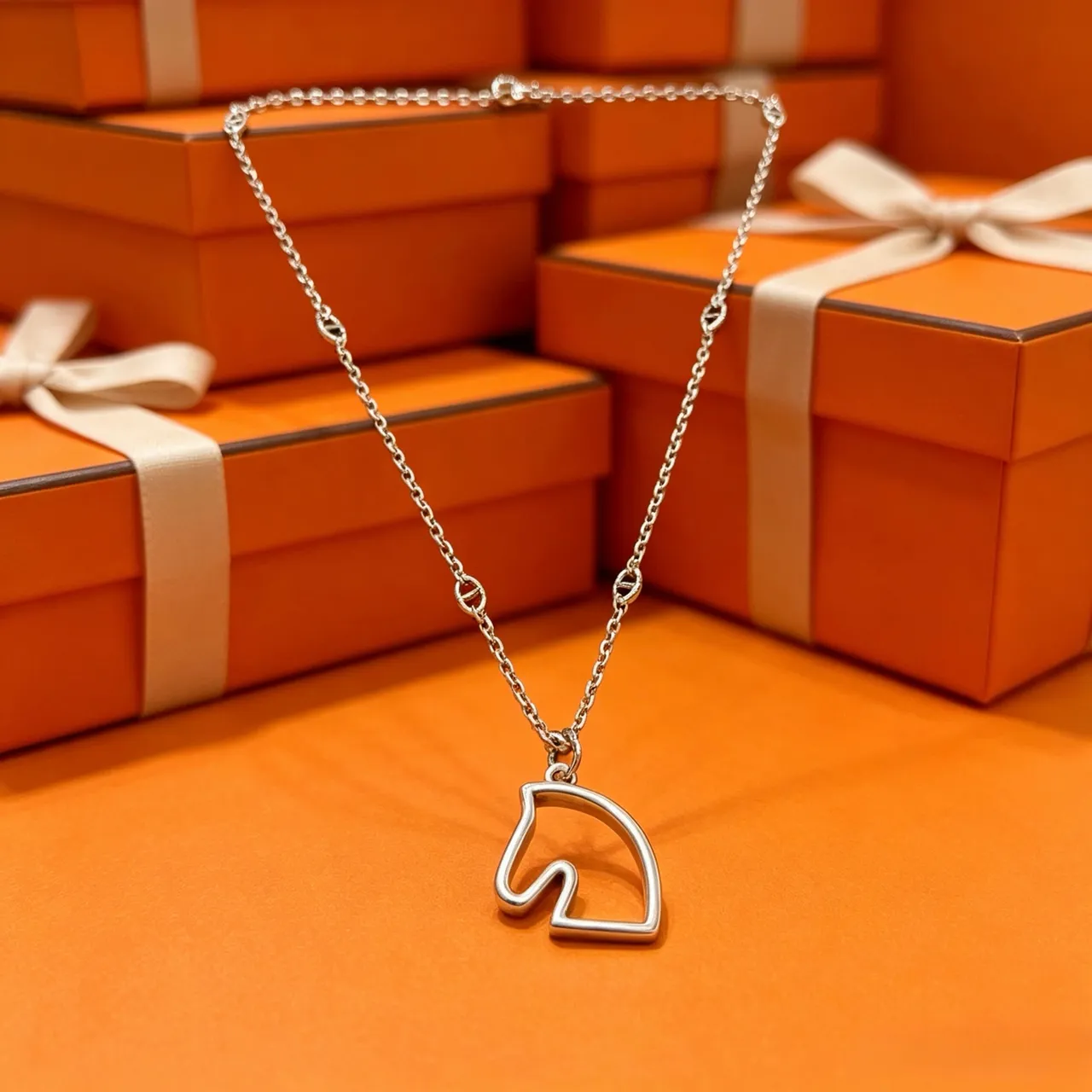 Hermès Cheval de Hermès Outline Horse Head Silver Necklace