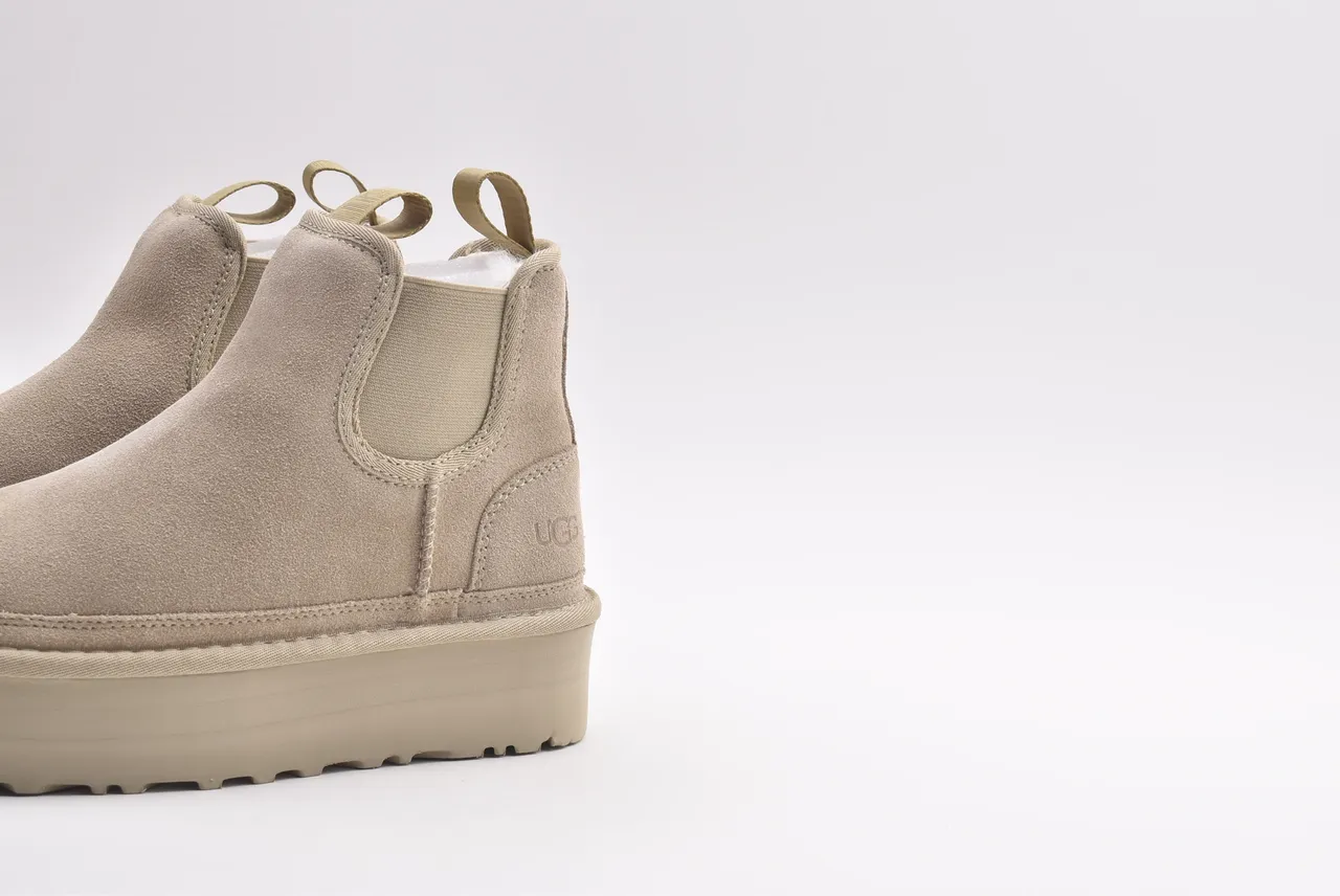 UGG Platform Chelsea Beige Sole Suede Upper Chelsea Boots