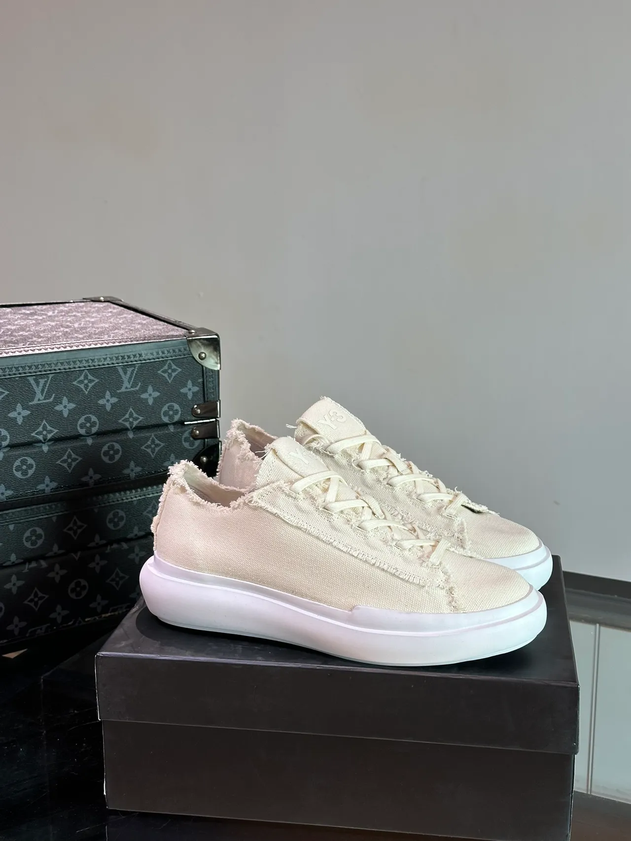 Y-3 Kaiwa Low Off-White Canvas Lifestyle Sneakers