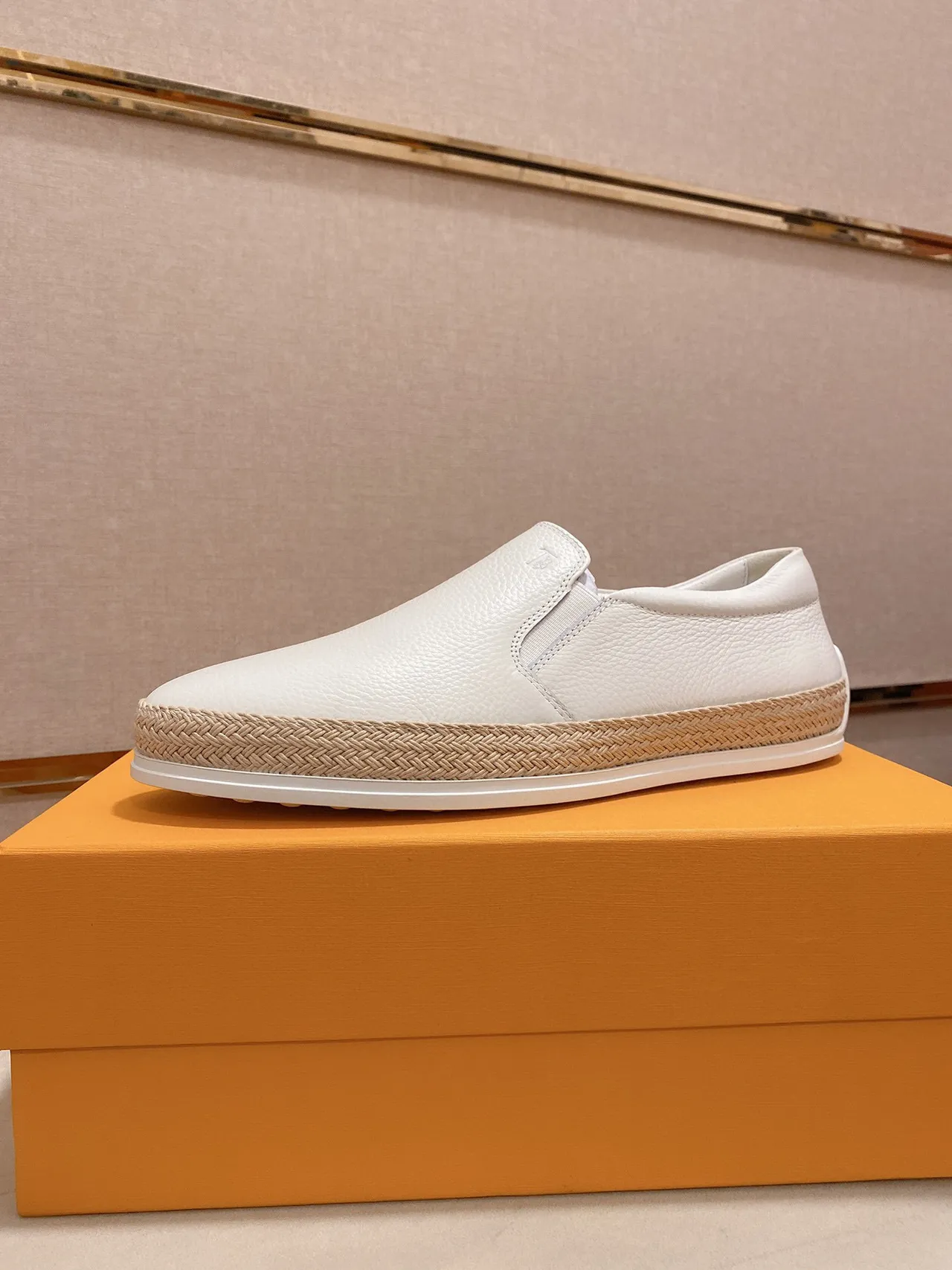 White Beige Pebbled Leather Woven Jute Midsole Band Boat Shoes