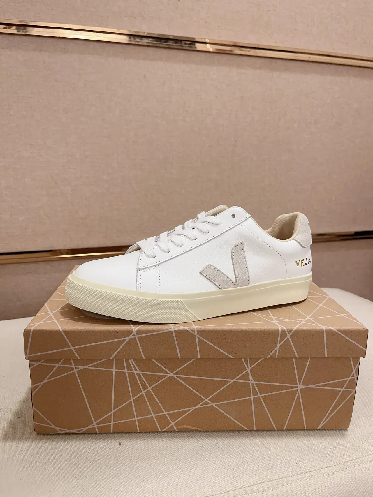 VEJA White Beige Low-Top Leather Upper Lifestyle Sneakers