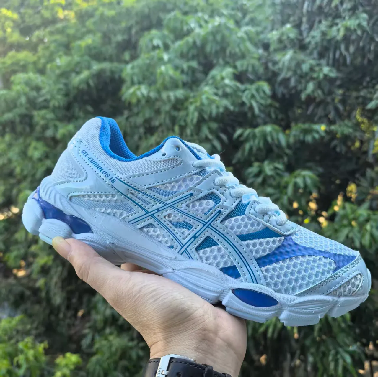 ASICS Gel-Cumulus 16 White and Blue Running Shoes