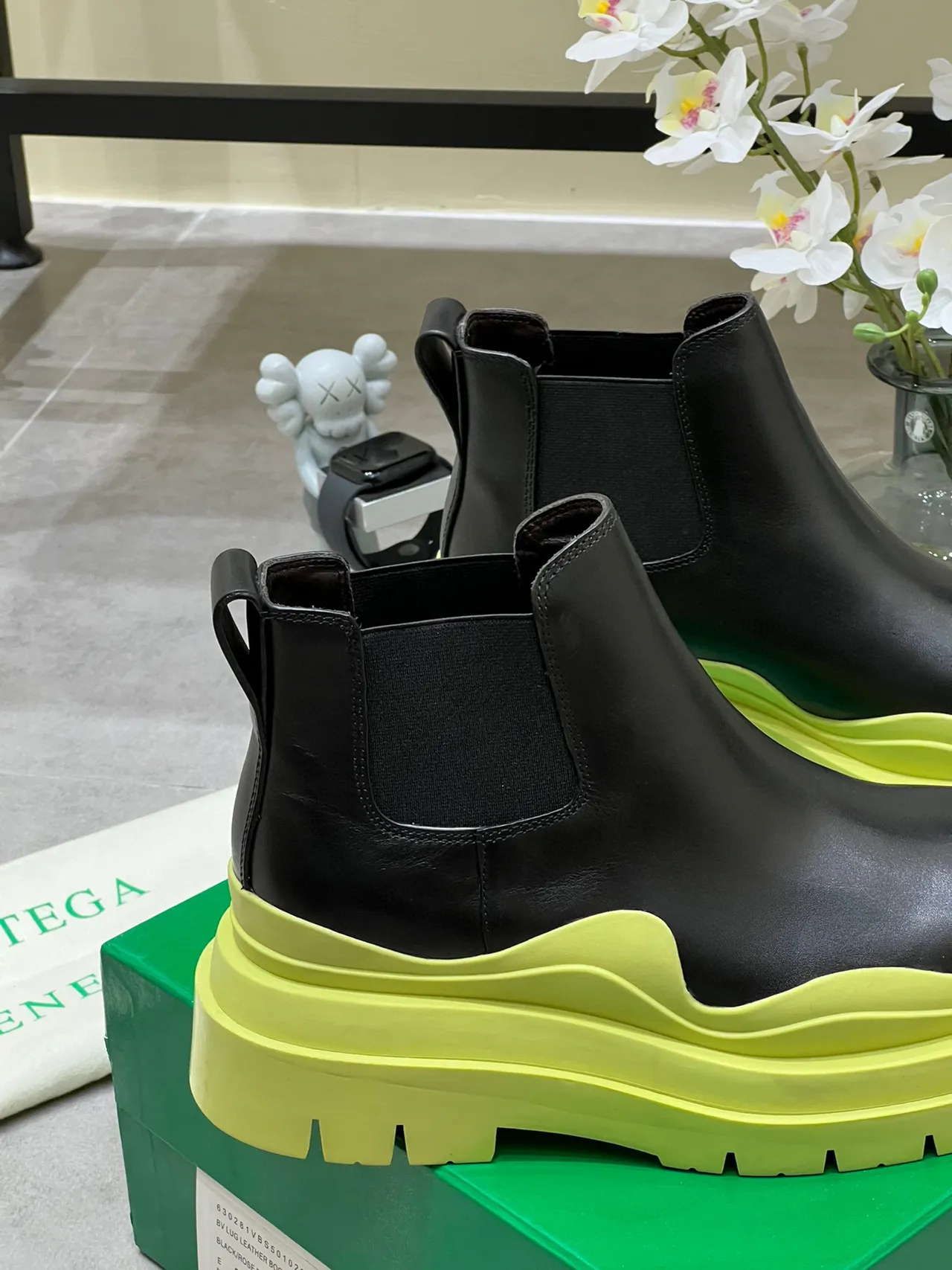 Bottega Veneta Le Cagole Black and Lime Yellow Chelsea Boots