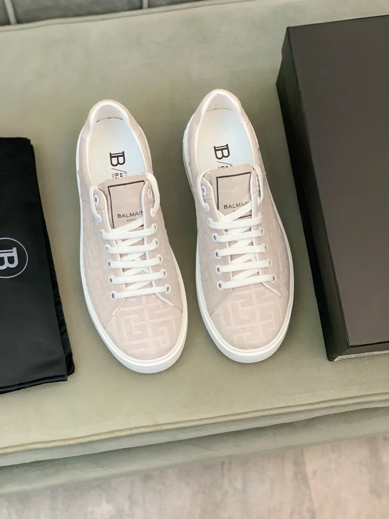 Balmain Beige White Monogrammed Upper Low-Top Lifestyle Sneakers