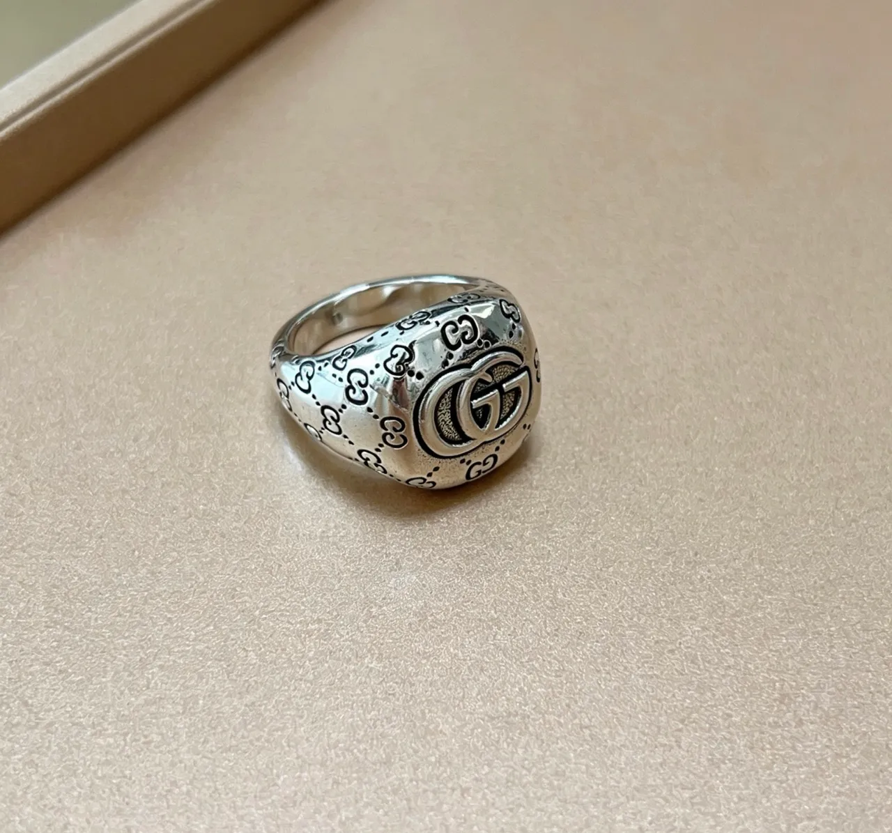 Gucci Silver Black Monogram-Engraved Signet-Style Ring