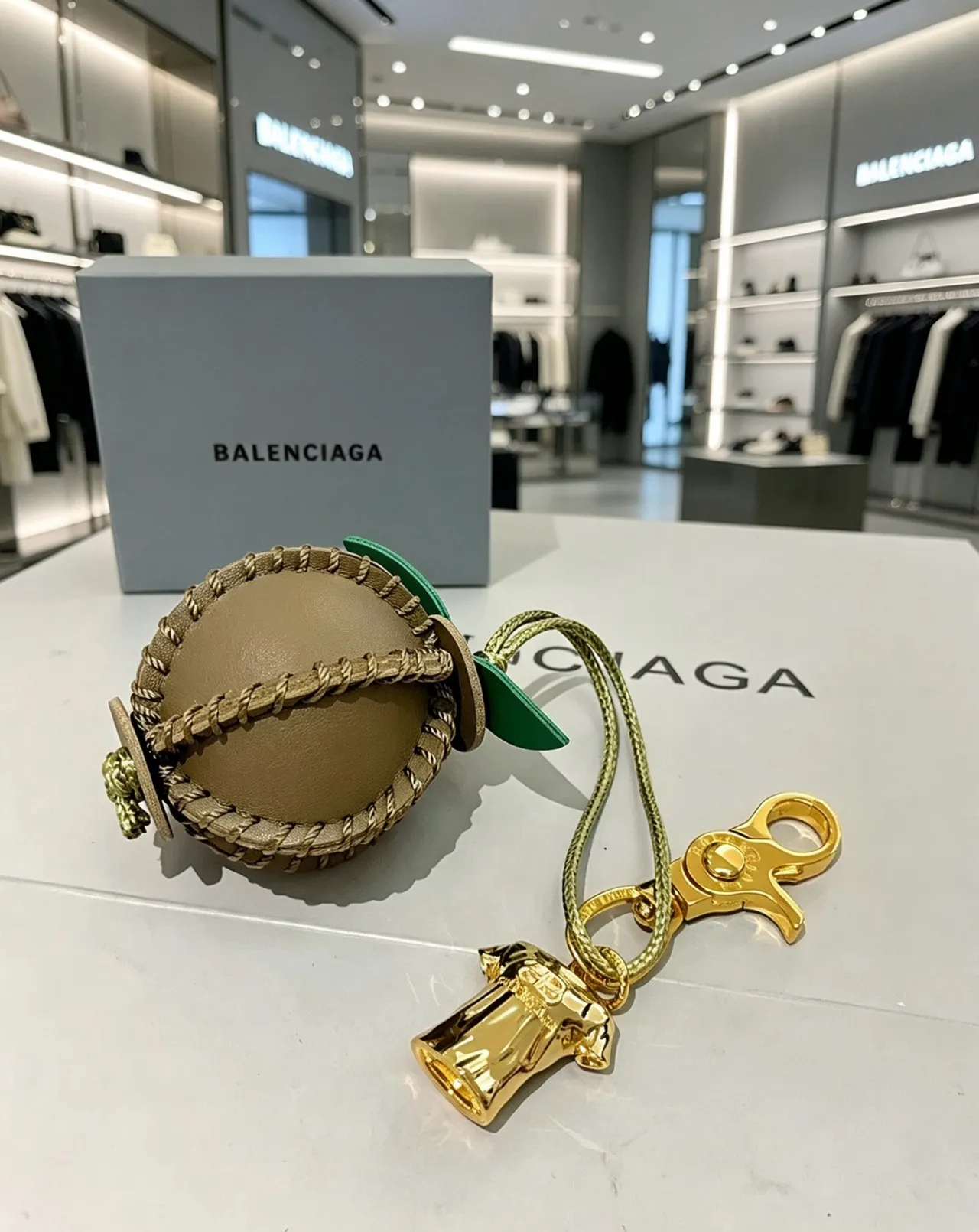 Balenciaga Beige Green Spherical Leather Rope-Woven Band Handbag