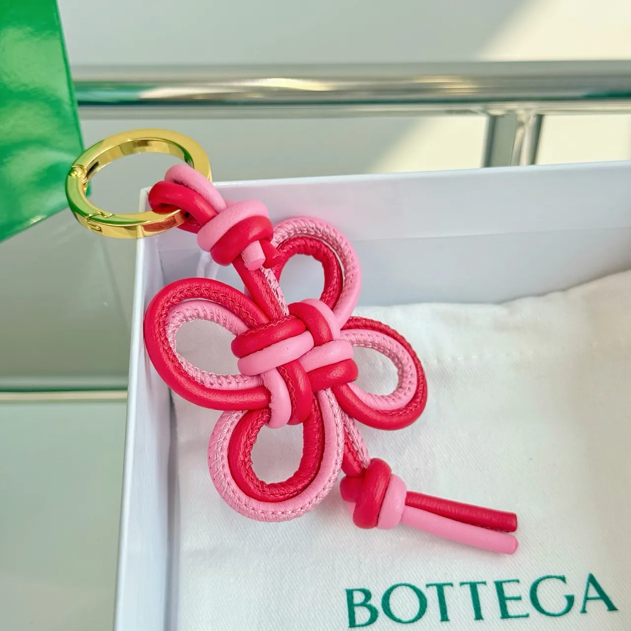 Bottega Veneta Knot Red Pink Leather Dual-Tone Handbag