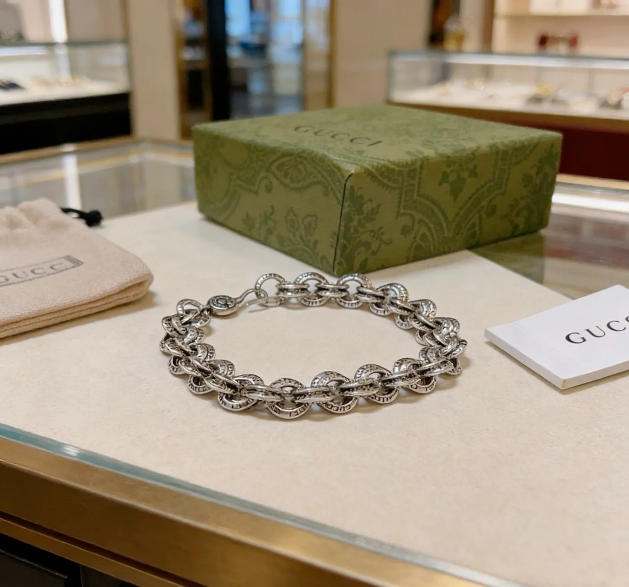 Gucci Engraved Curb-Link Silver-Tone Bracelet