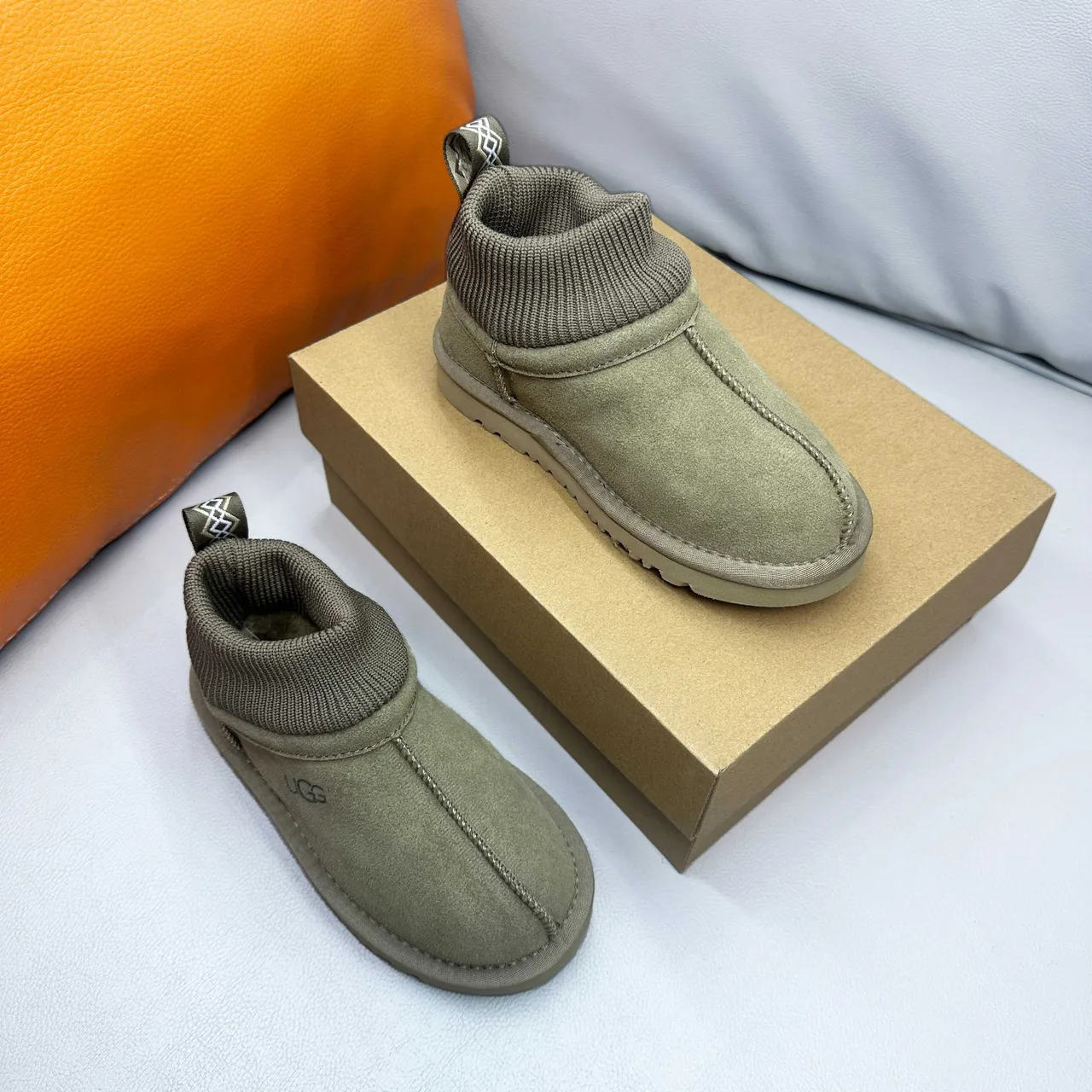UGG Brown Beige Suede Upper Ribbed Knit Cuff Snow Boots