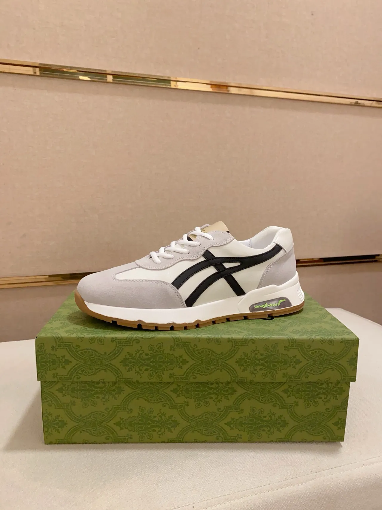 Onitsuka Tiger White Black Low-Top Suede-Leather Upper Lifestyle Sneakers