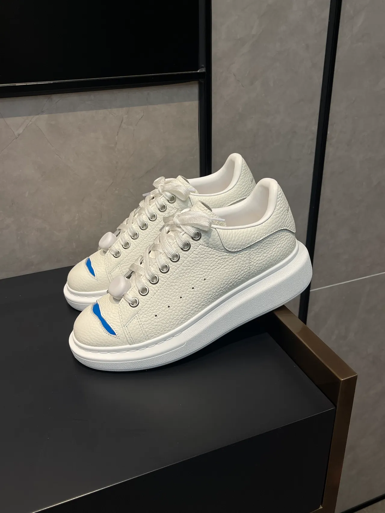 Alexander McQueen Oversized Sneaker White Blue Pebbled Leather Platform Sole Lifestyle Sneakers