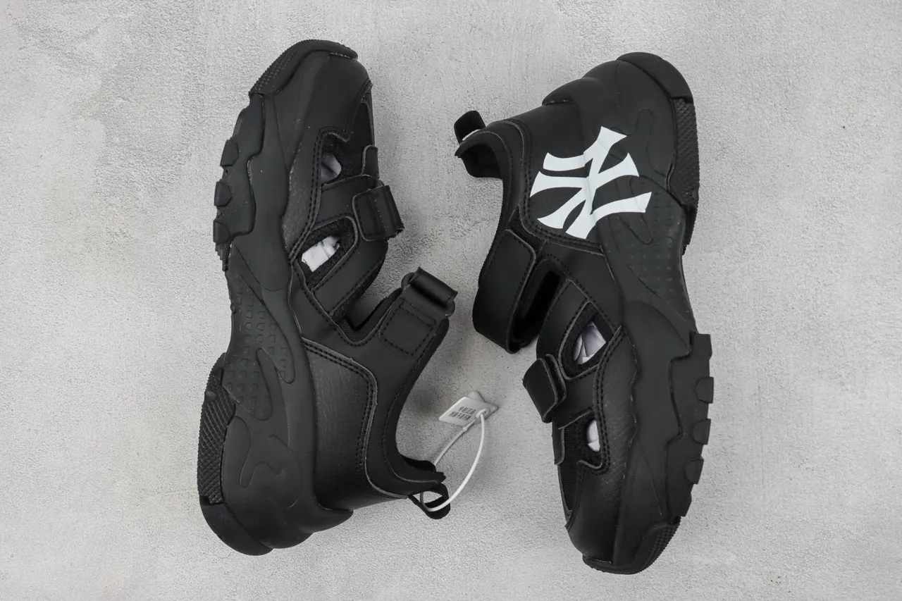 New Era NY Logo Chunky Casual Sandals