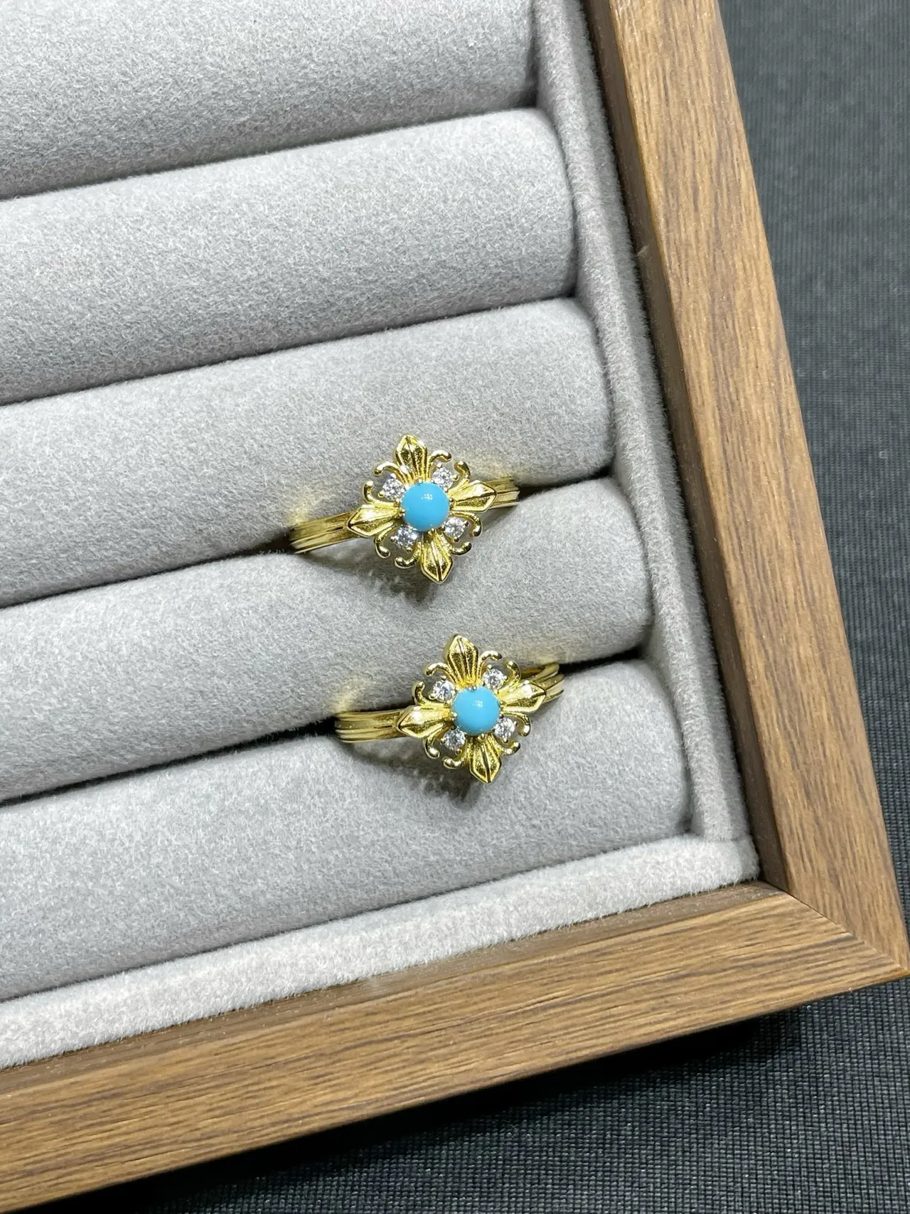 Gold Blue Floral Filigree Turquoise Cabochon Center Ring