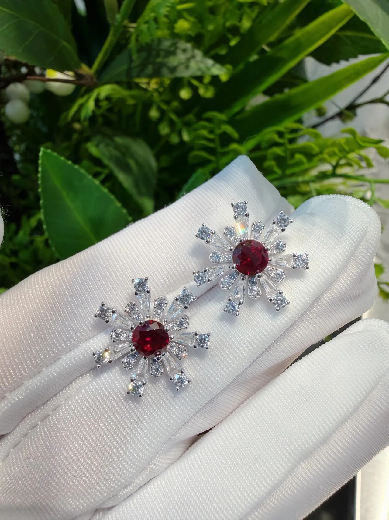 Snowflake-Style Red Gemstone and Diamond Brooch