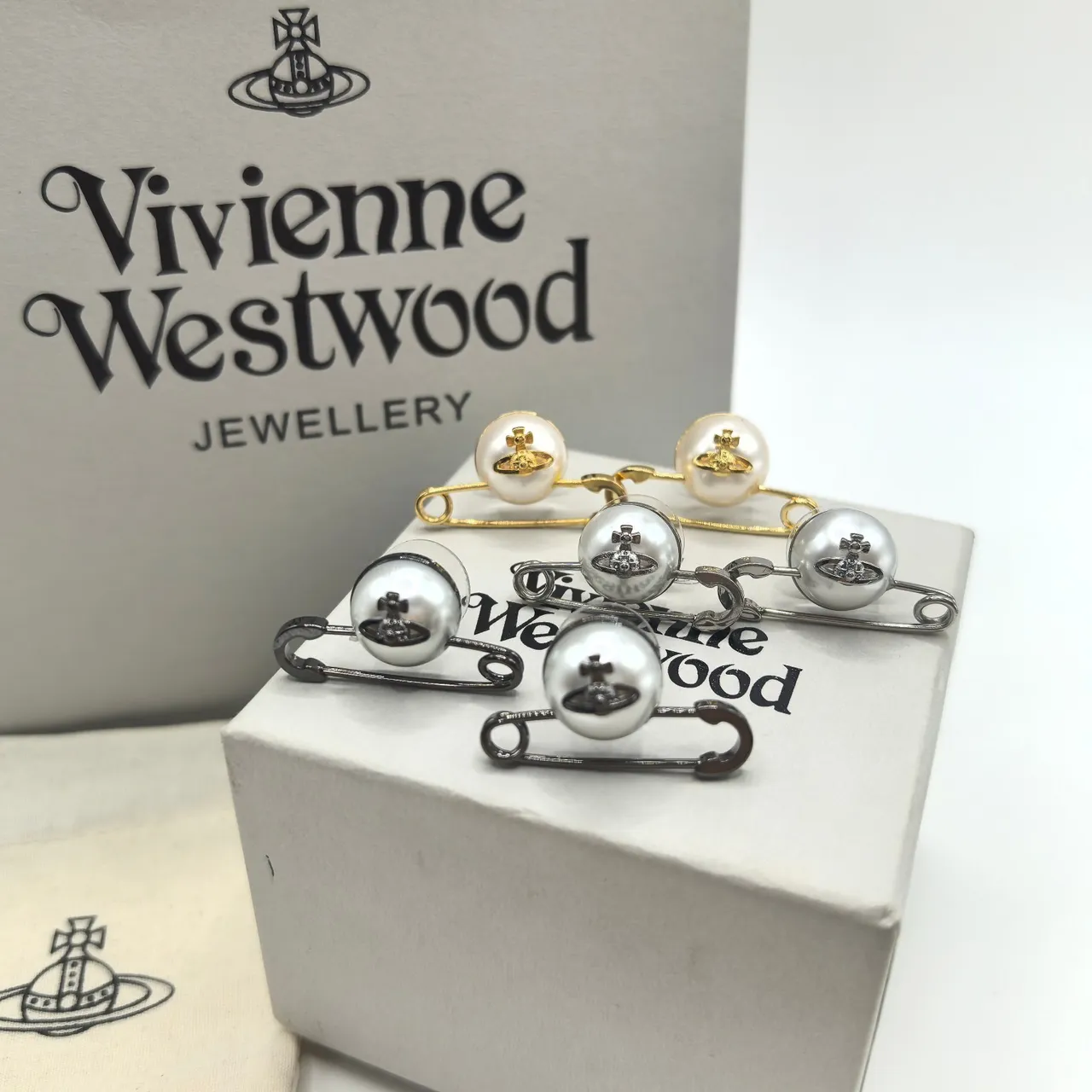 Vivienne Westwood Pearl Orb Brooch Silver Gold Safety-Pin Silhouette Sphere Brooch