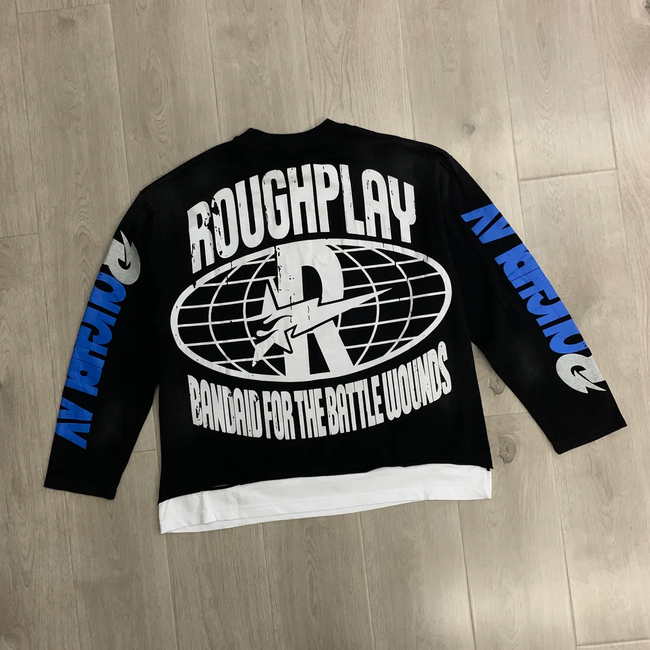 ROUGH Graphic-Print Cropped Long-Sleeve Sweater