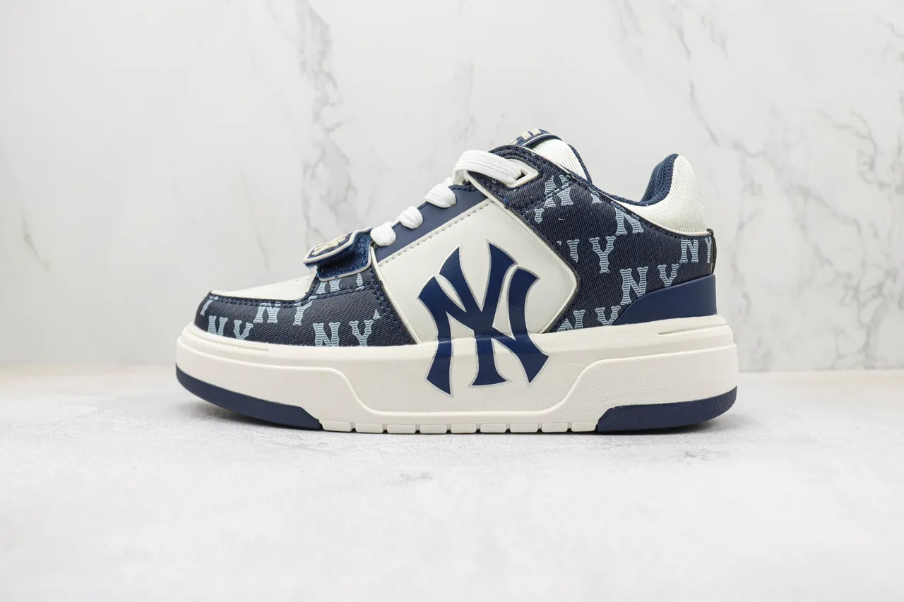 Mitchell & Ness New York Yankees Monogram Platform Lifestyle Sneakers