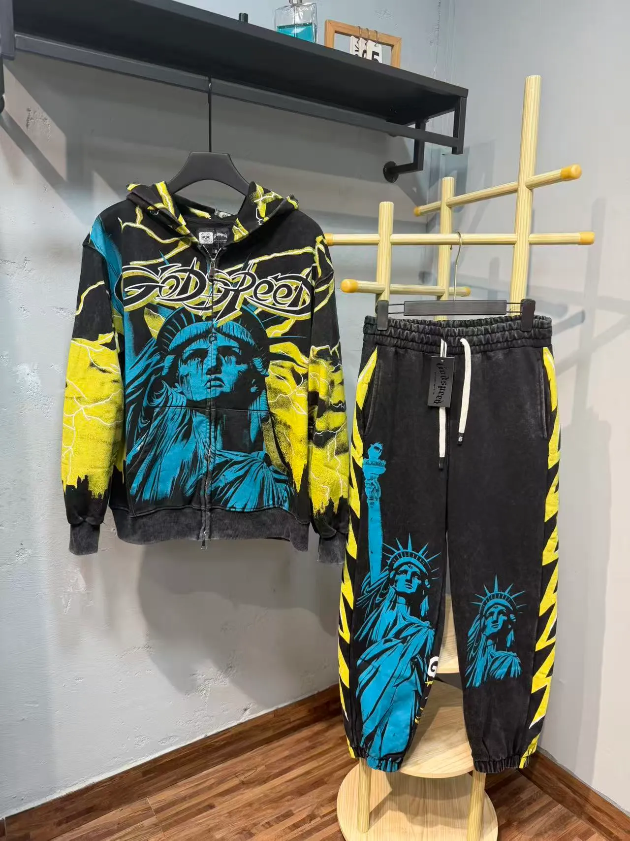 Godspeed Black Yellow Graphic-Print Lightning Motif Tracksuit