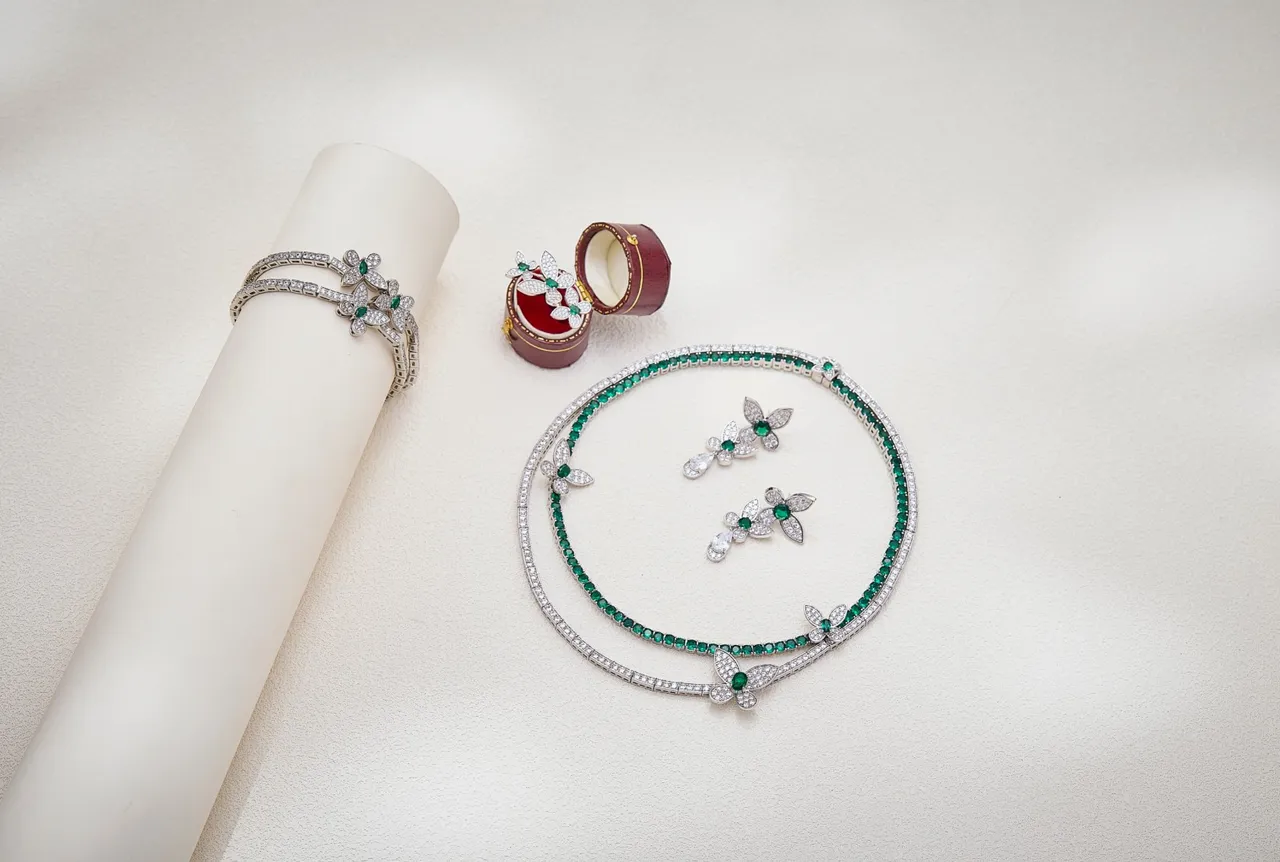 Van Cleef & Arpels Frivole Floral Pavé Diamond and Emerald Earrings