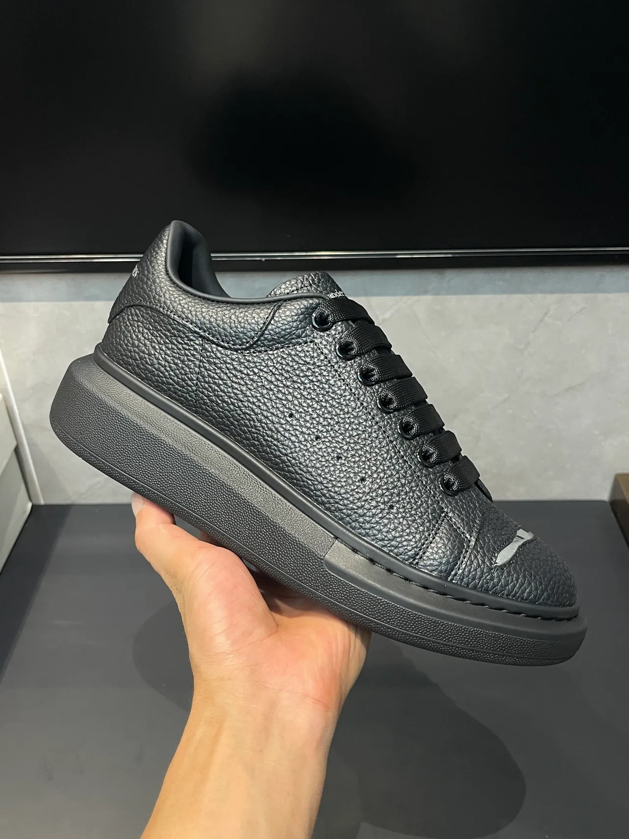 Alexander McQueen Black Silver Pebbled Leather Platform Sole Lifestyle Sneakers