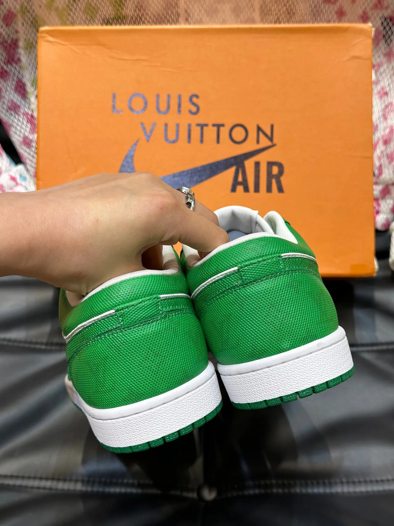 Nike Green White Low-Top Perforated Toe Lifestyle Sneakers