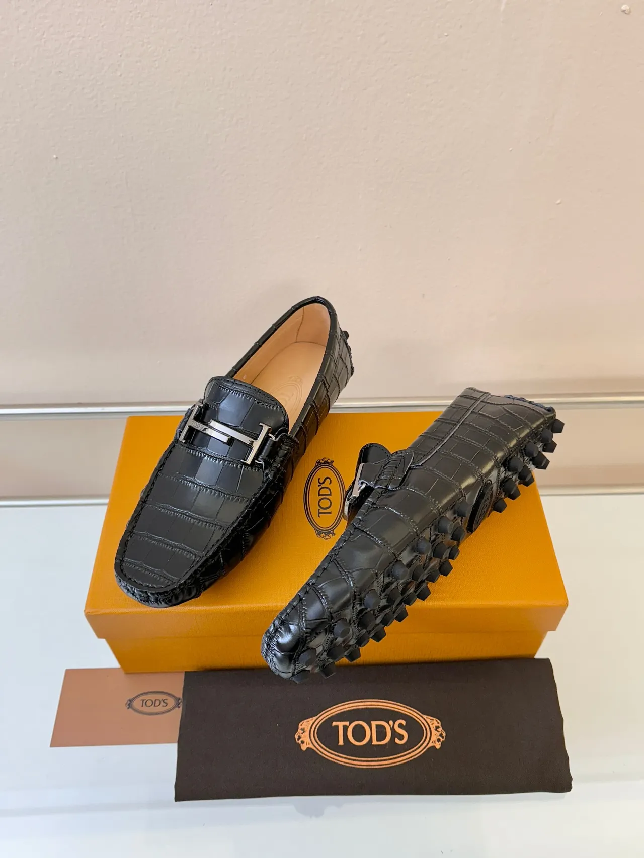 Tod's Gommino Loafer Black Croc-Embossed Leather Loafers