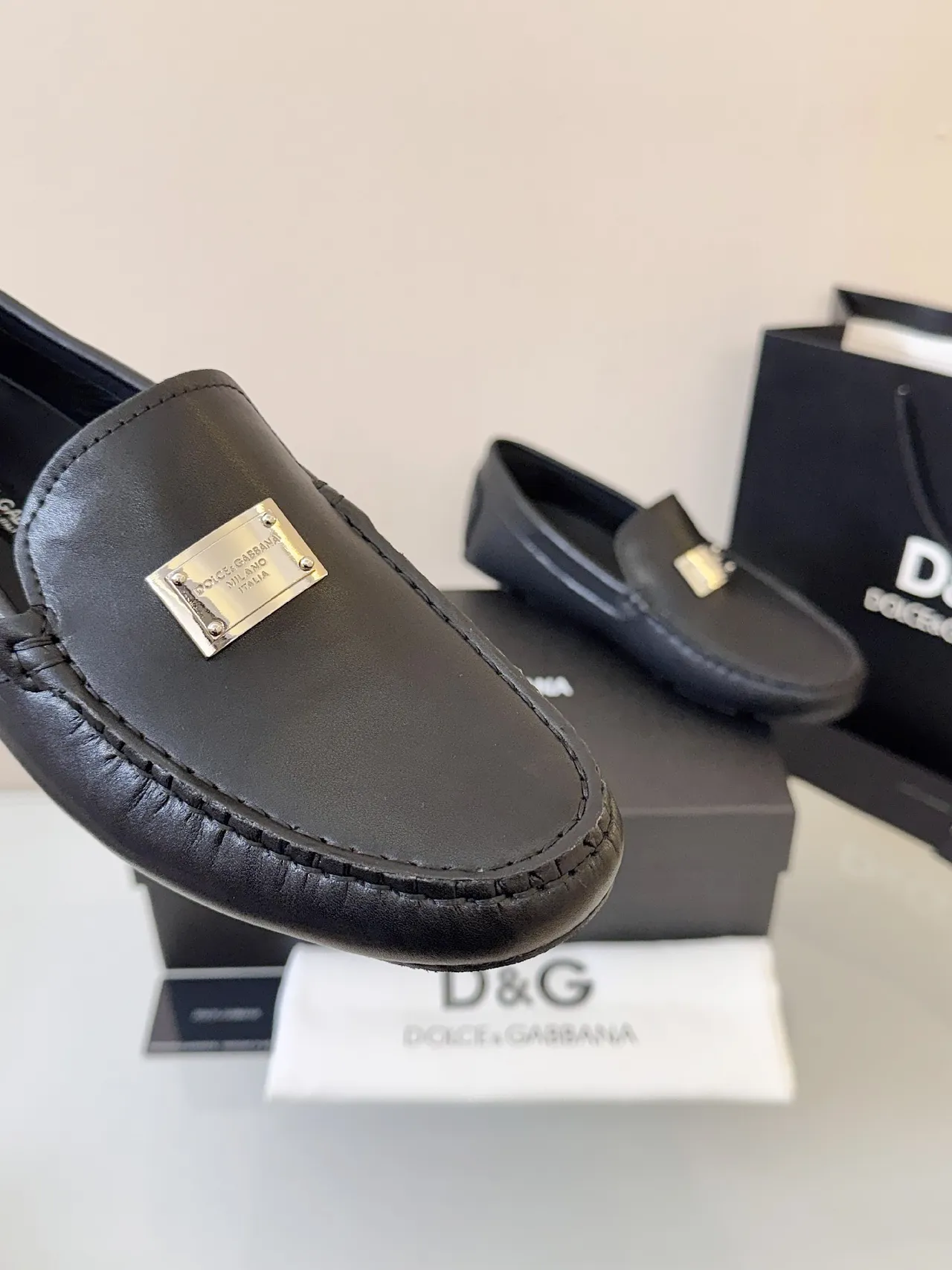 Dolce & Gabbana Portofino Black Leather Metal Plaque Loafers
