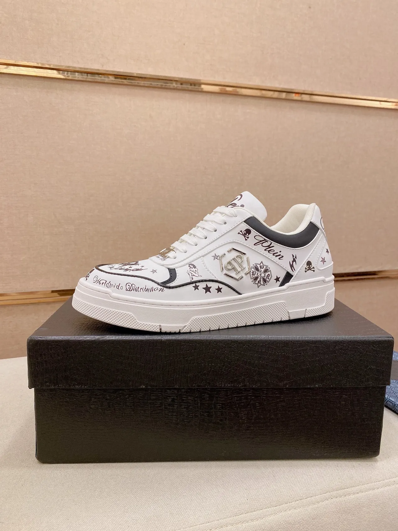 Philipp Plein Lifestyle Sneaker White Black Leather Upper Contrast Panels Lifestyle Sneakers