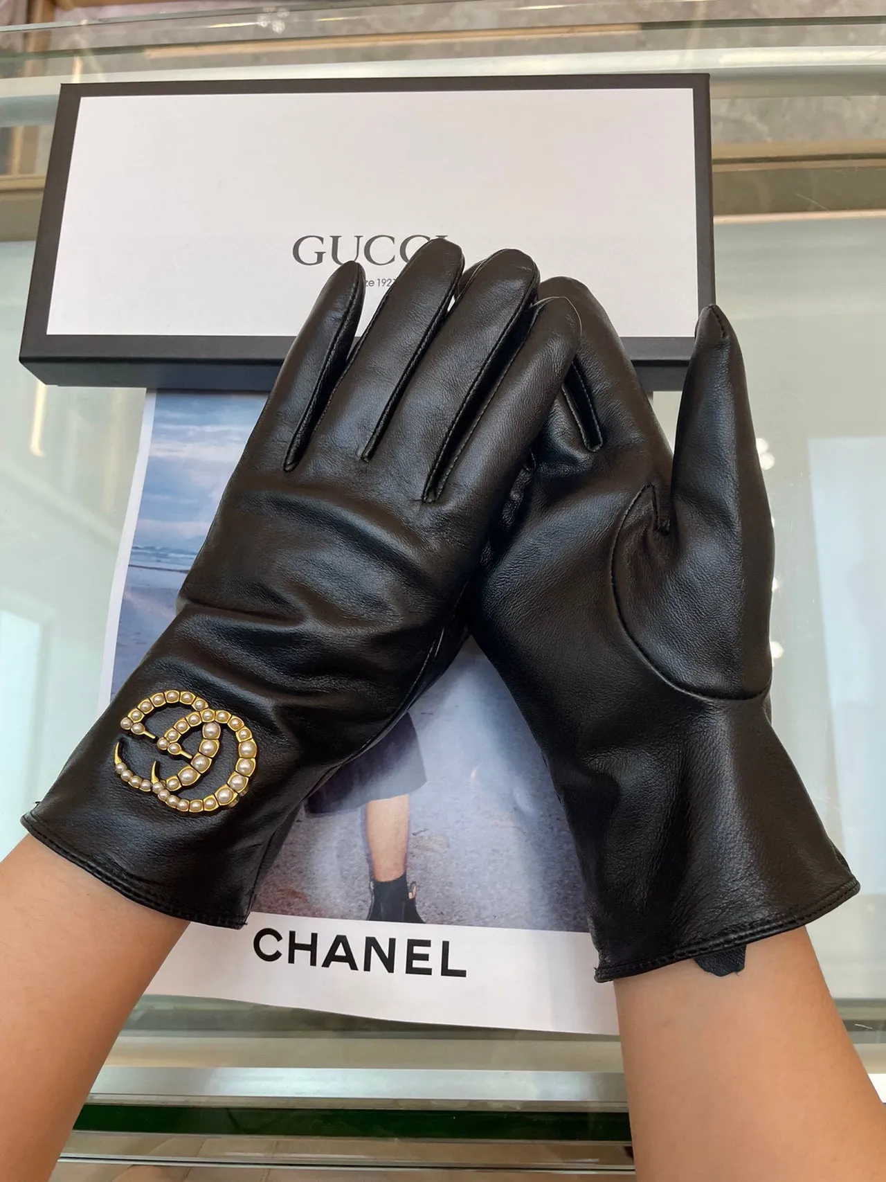 Gucci GG Marmont-inspired Black Gold Smooth Pearl-Embellished Interlocking G Logo Leather Gloves