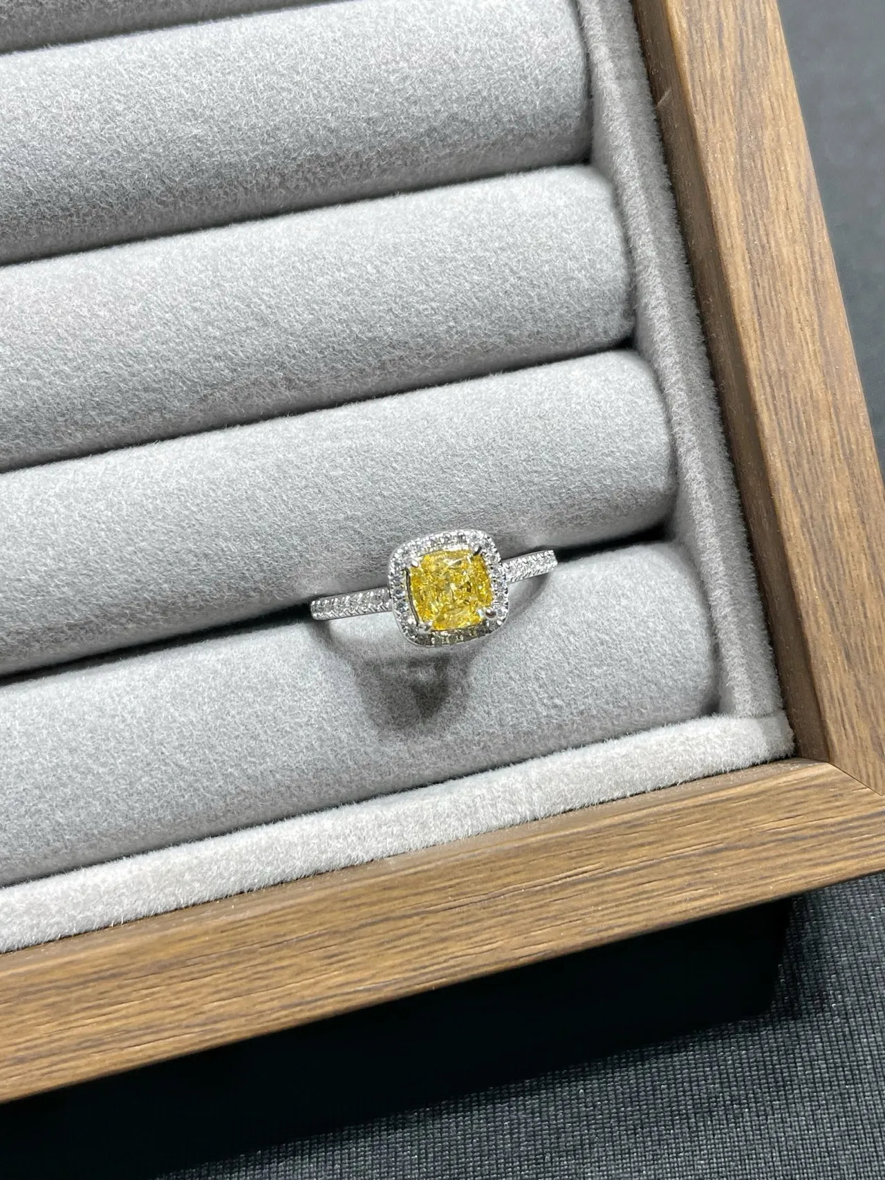 Yellow Silver Cushion-Cut Center Stone Halo Setting Ring
