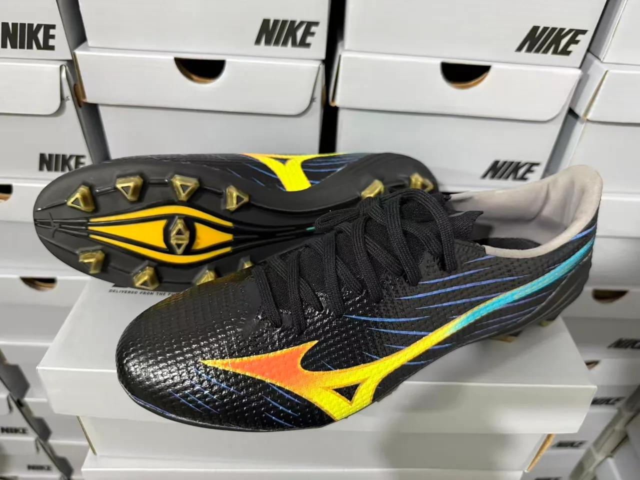 Mizuno Black Multicolor Knit Upper Gradient Color Accents Firm-Ground Soccer Shoes