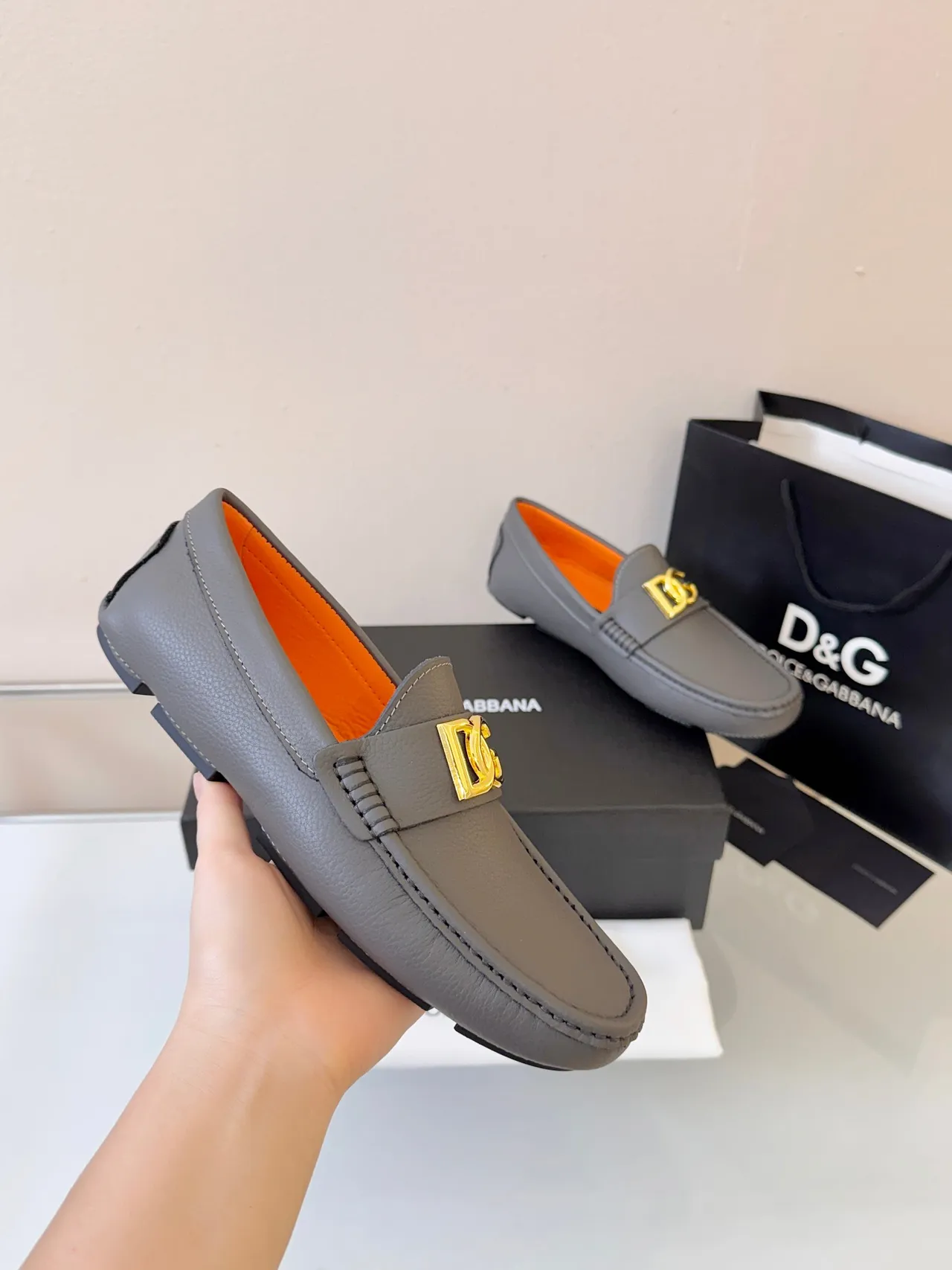Dolce & Gabbana Portofino Gray Orange Pebbled Leather Contrast Lining Loafer