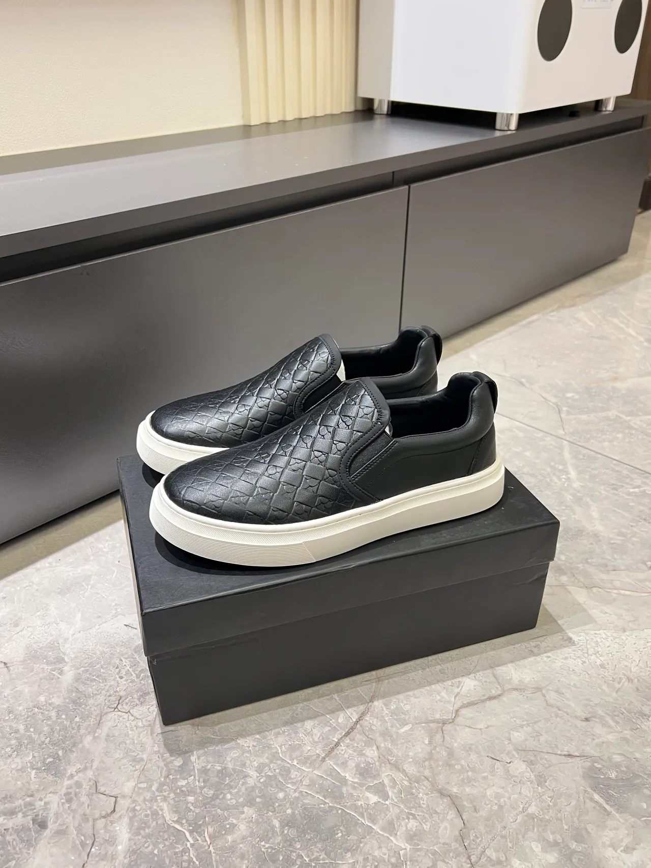 Bottega Veneta Cassette Black Intrecciato Slip-On Lifestyle Sneakers
