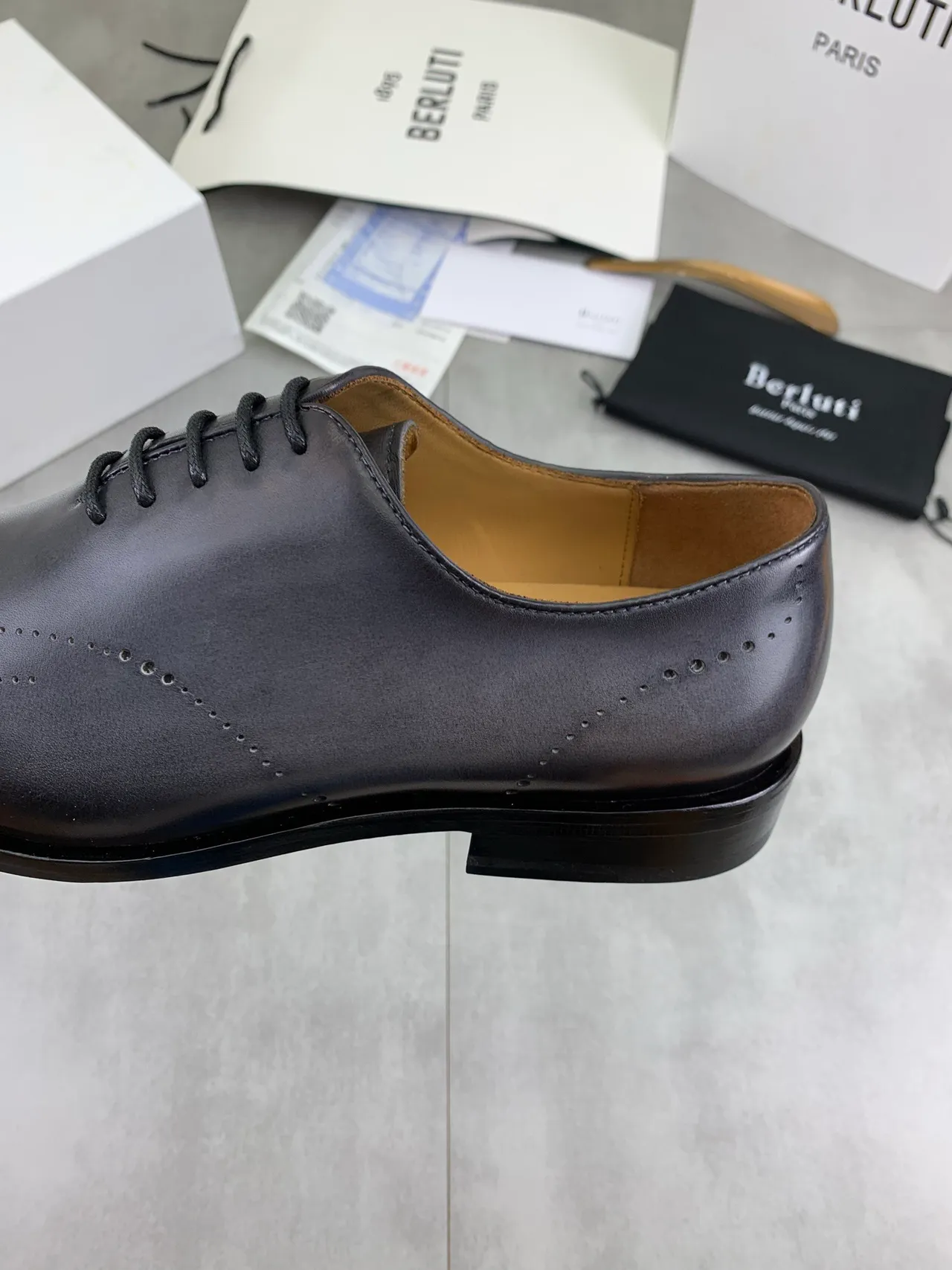 BERLUTI Burgundy Brown Polished Leather Full Brogue
