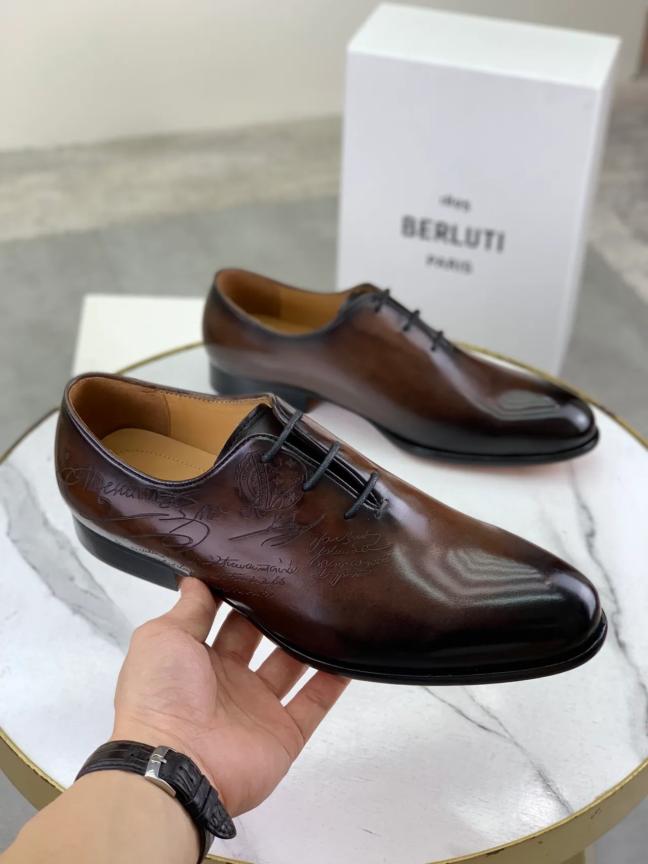 Berluti Brown Black Polished Leather Hand-Embossed Script Detailing Oxford Shoes