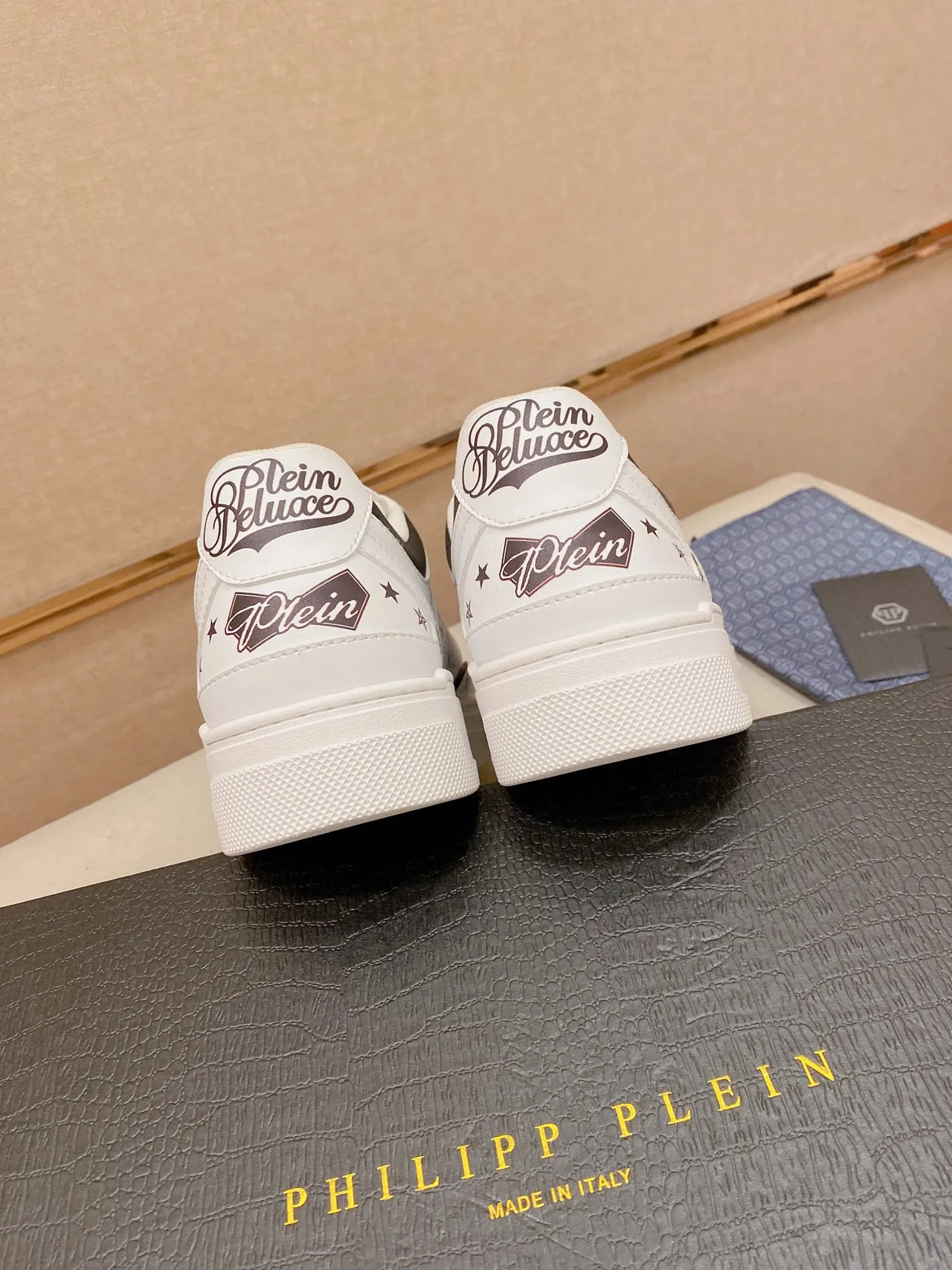 Philipp Plein Lifestyle Sneaker White Black Leather Upper Contrast Panels Lifestyle Sneakers