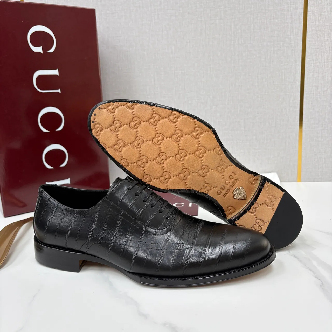Gucci Black Croc-Embossed Derby Shoes