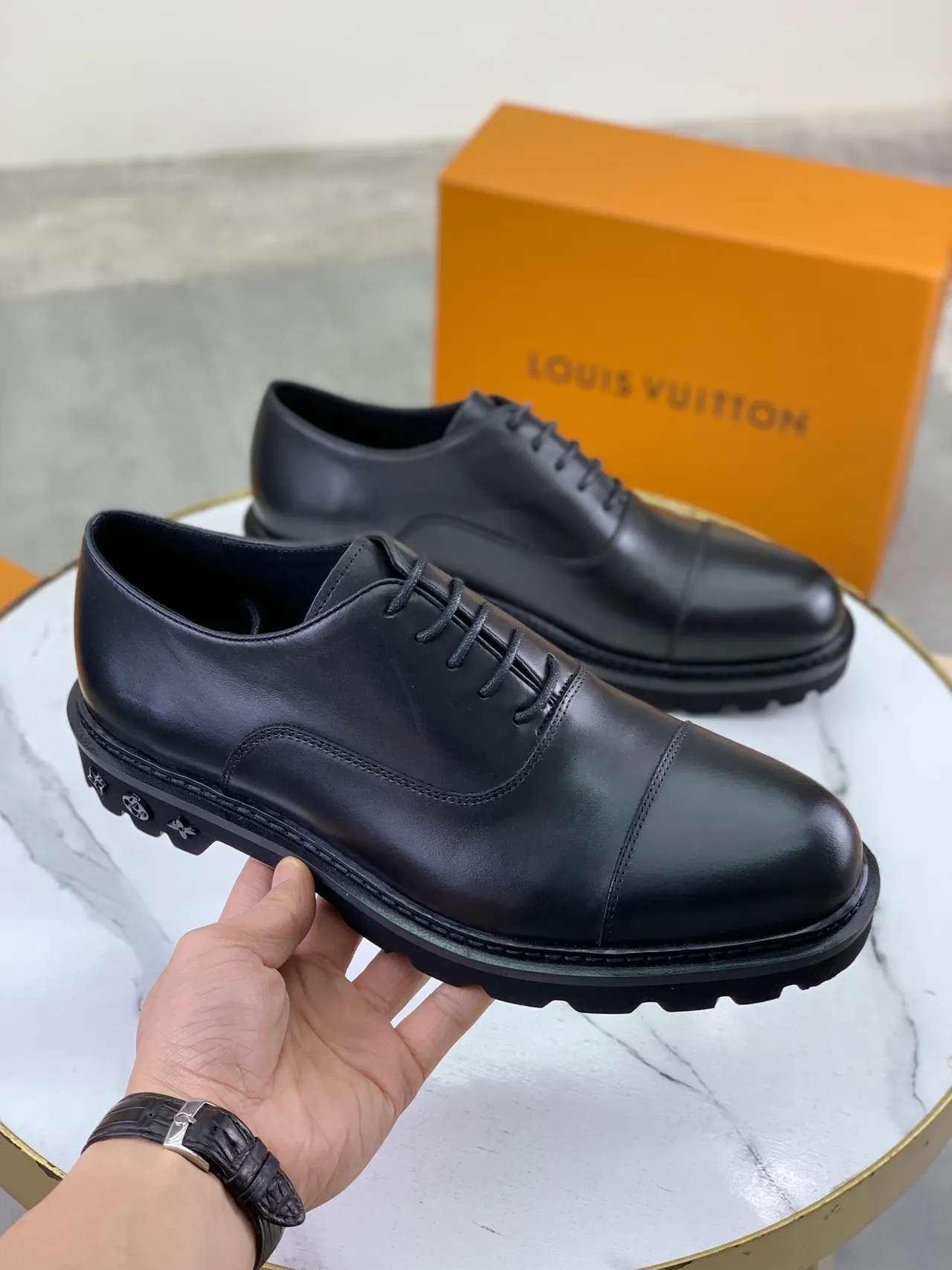Louis Vuitton LV Trail Cap-Toe Black Leather Oxford Shoes